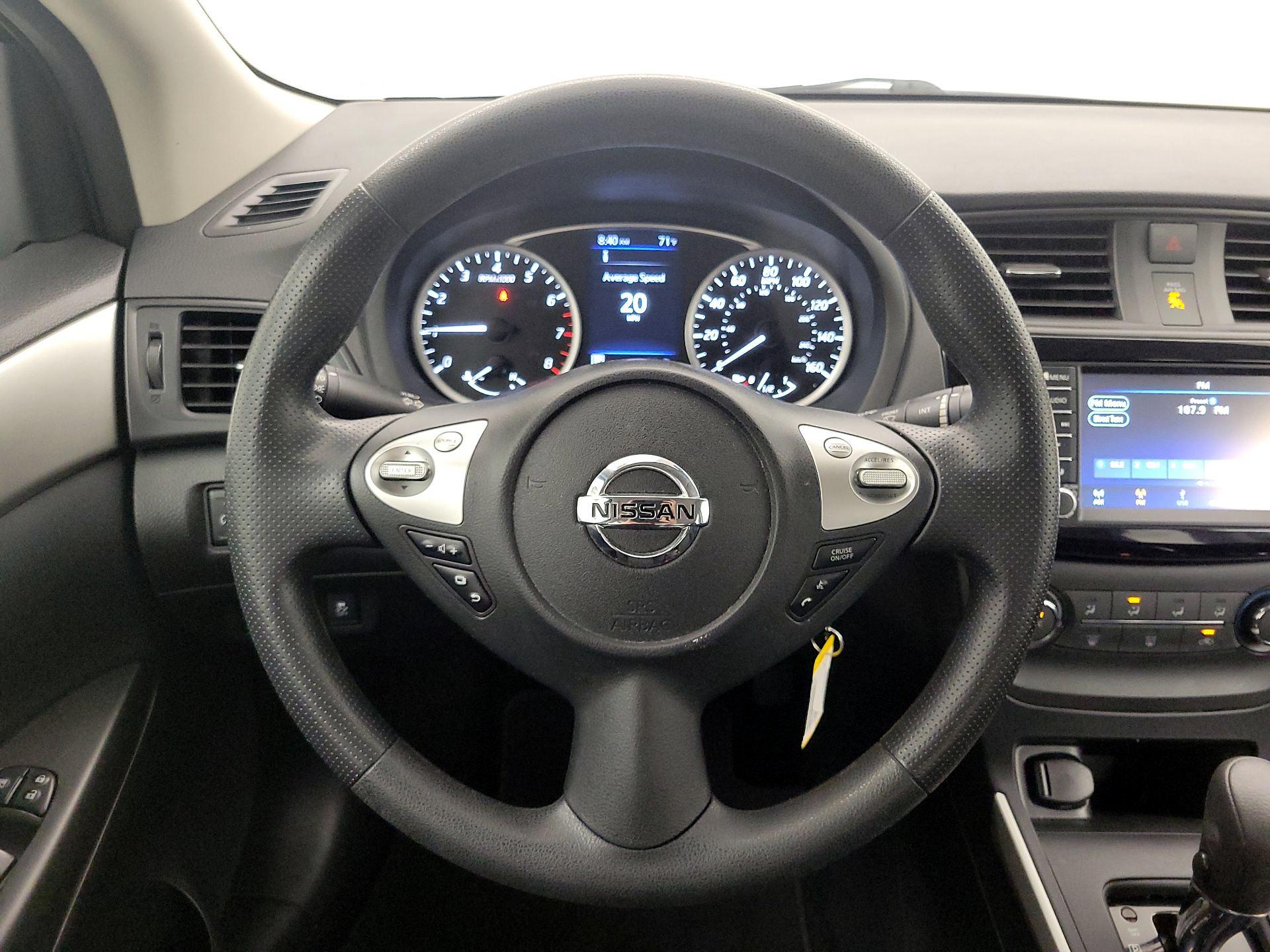 Thumbnail: 2019 Nissan Sentra - 10