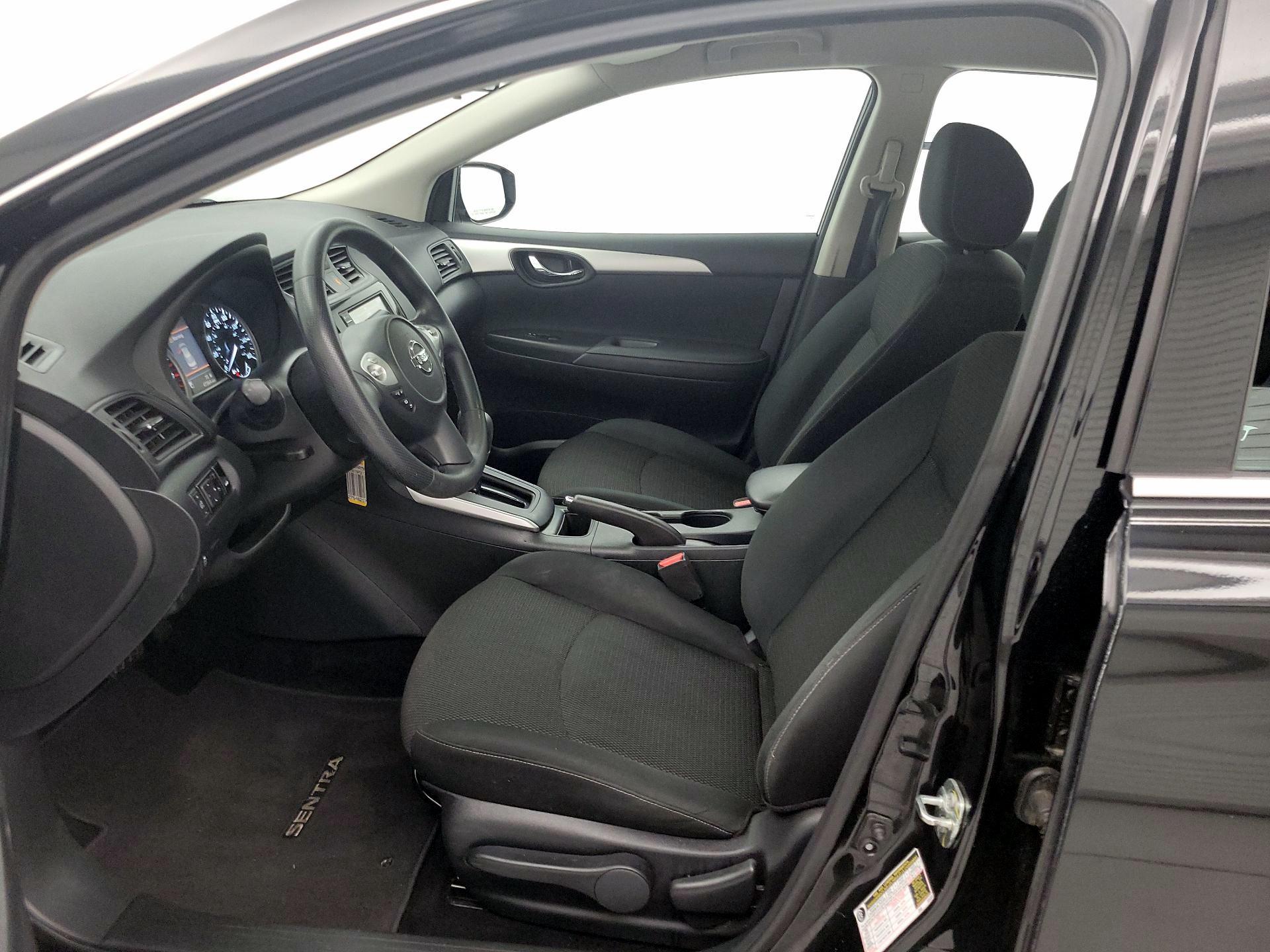 Thumbnail: 2019 Nissan Sentra - 11