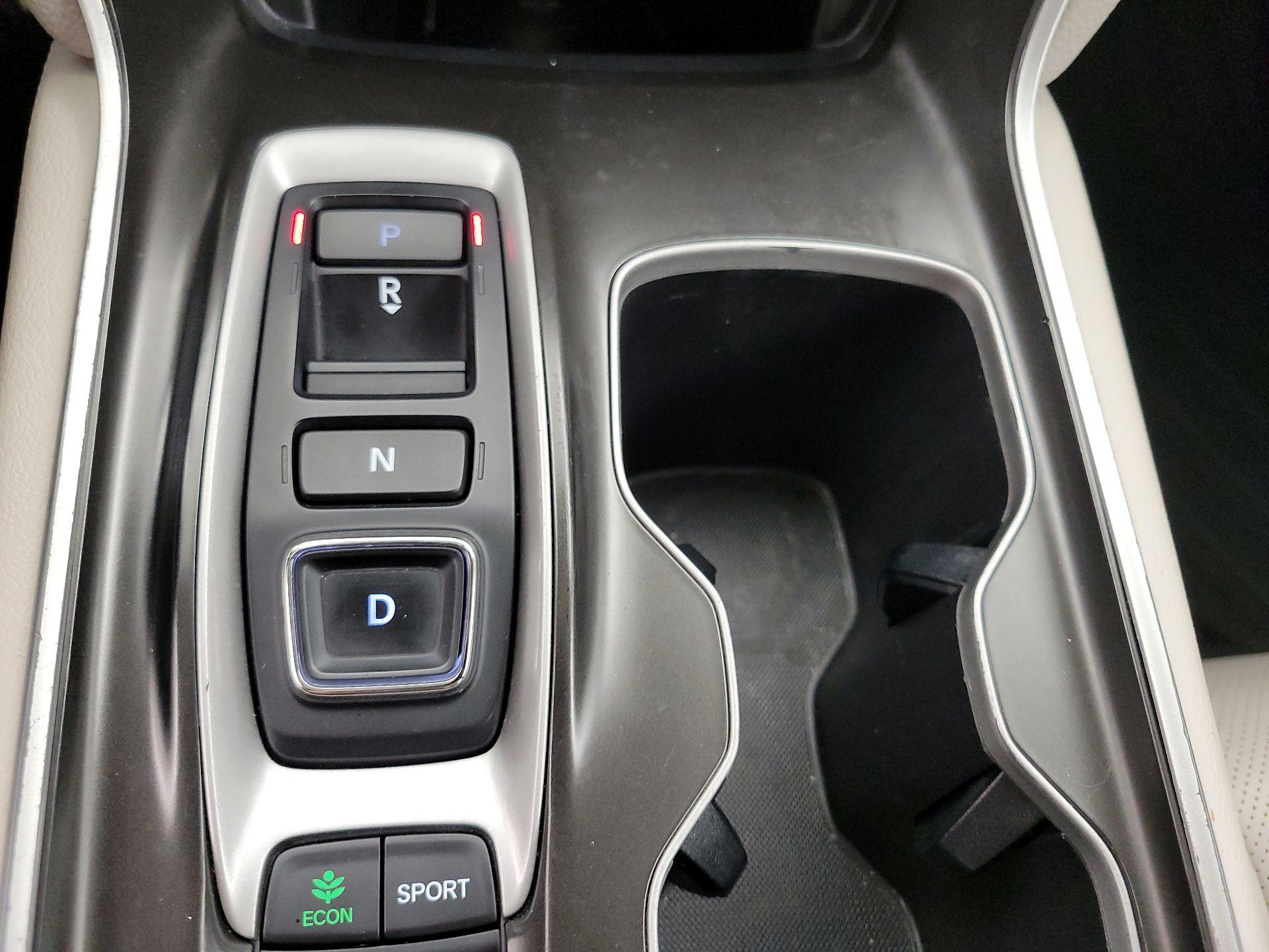 Thumbnail: 2018 Honda Accord - 18