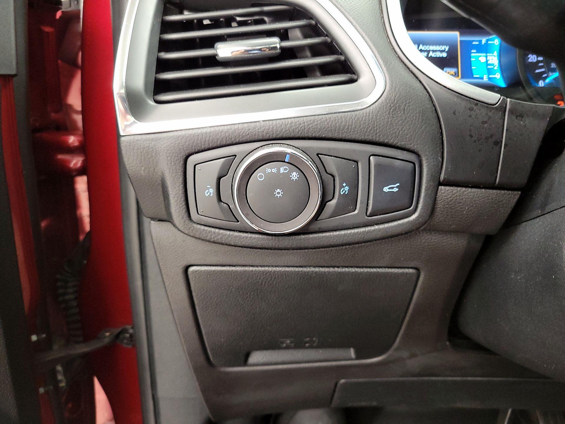 Thumbnail: 2018 Ford Edge - 13