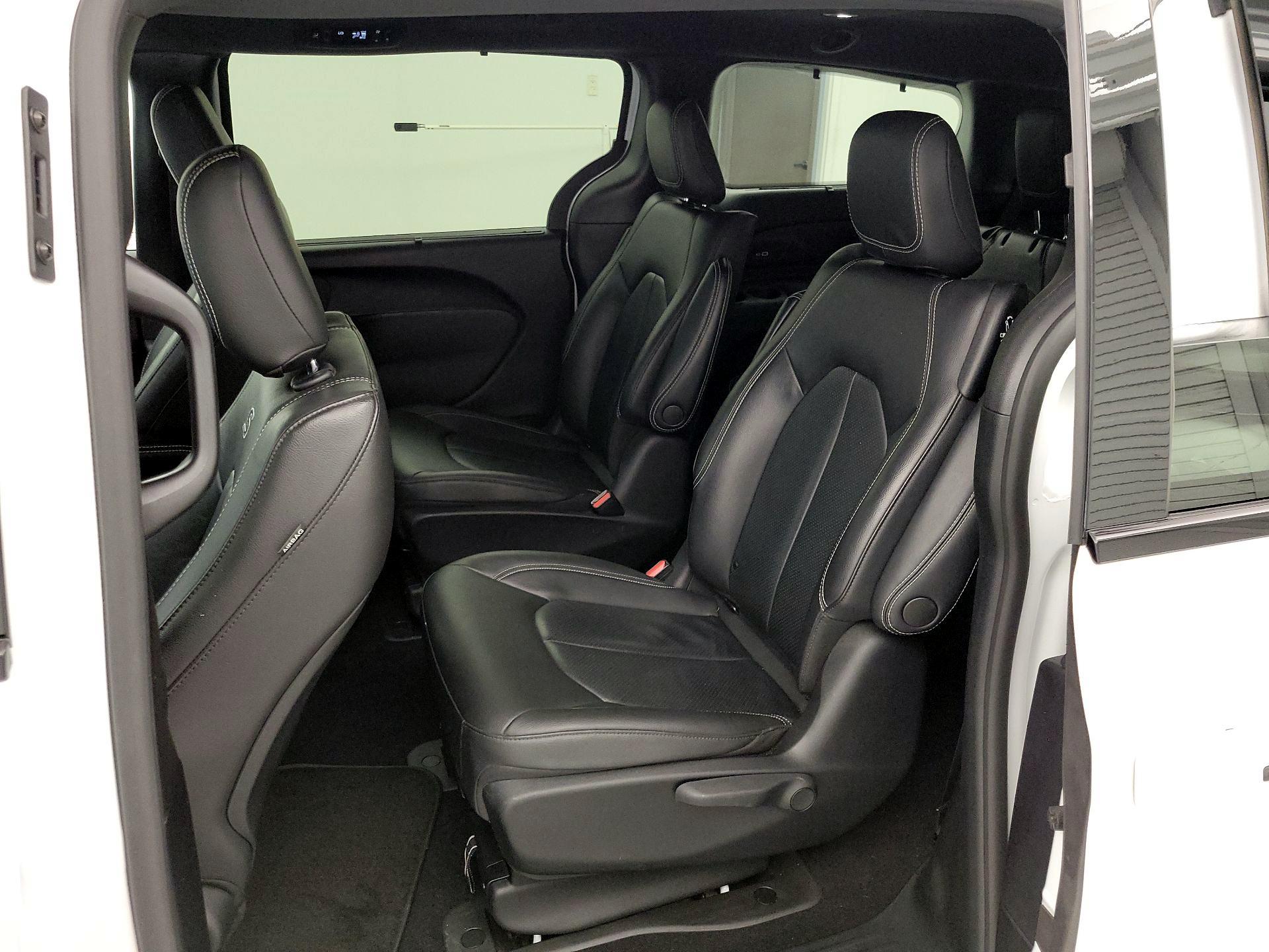 Thumbnail: 2021 Chrysler Pacifica - 19