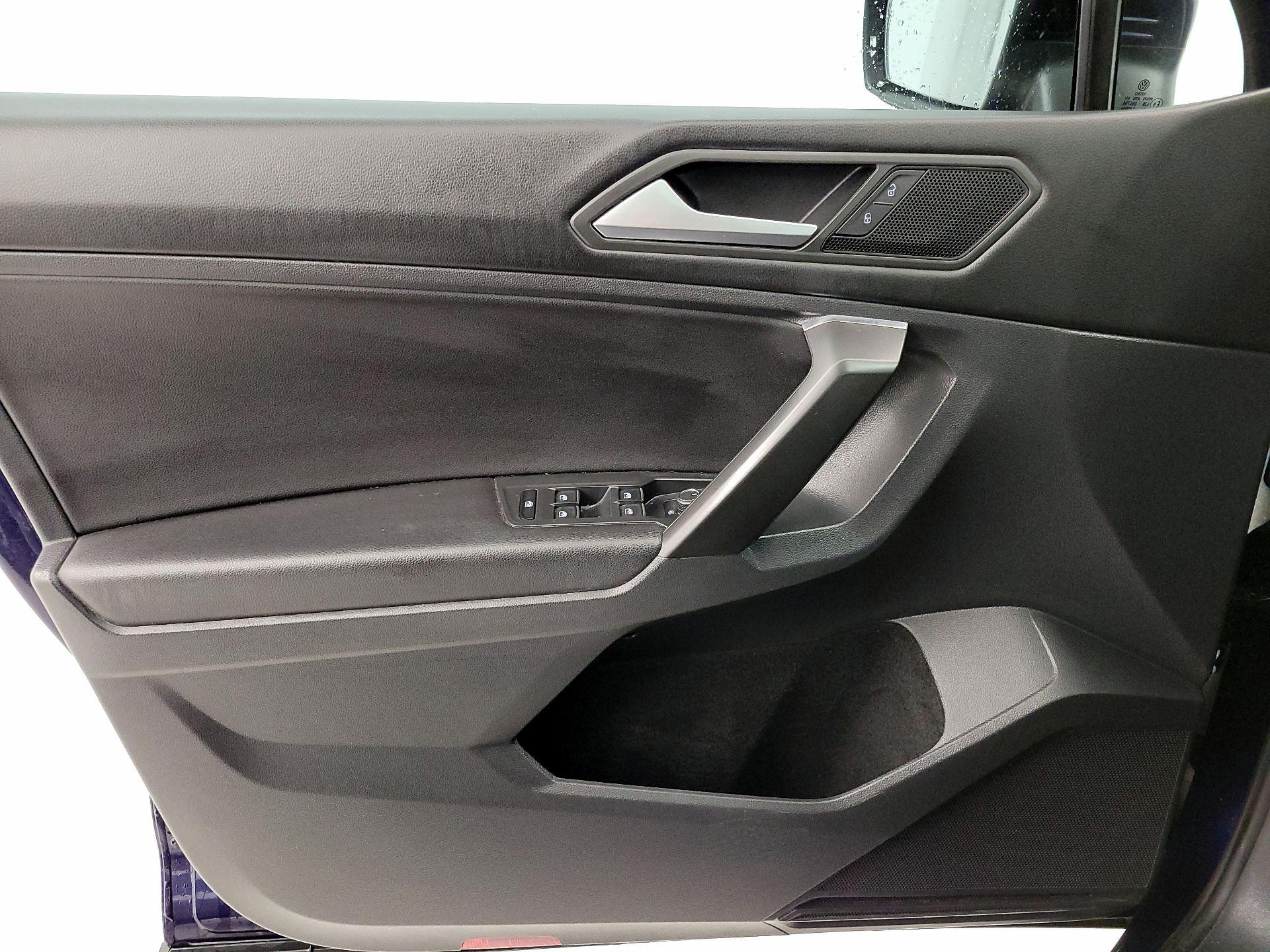 Thumbnail: 2021 Volkswagen Tiguan - 12