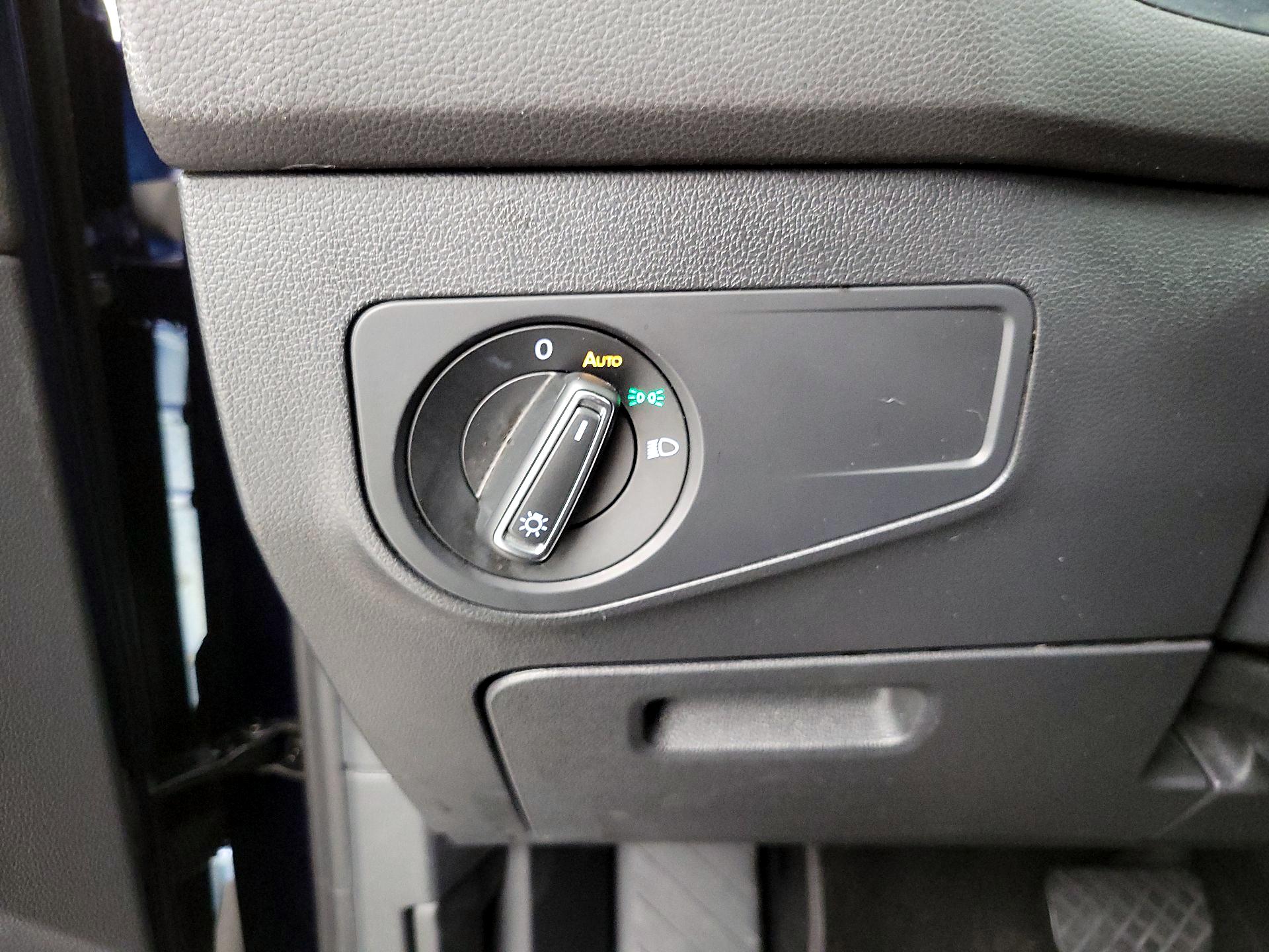 Thumbnail: 2021 Volkswagen Tiguan - 13