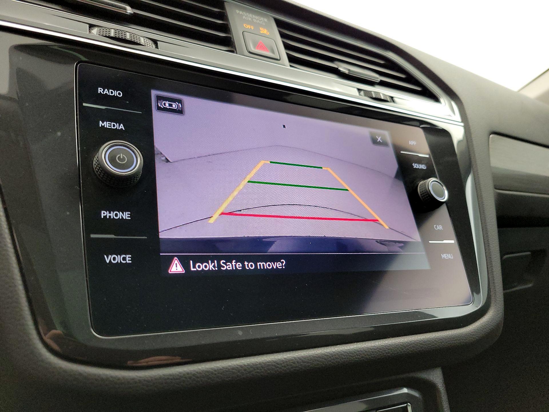 Thumbnail: 2021 Volkswagen Tiguan - 14