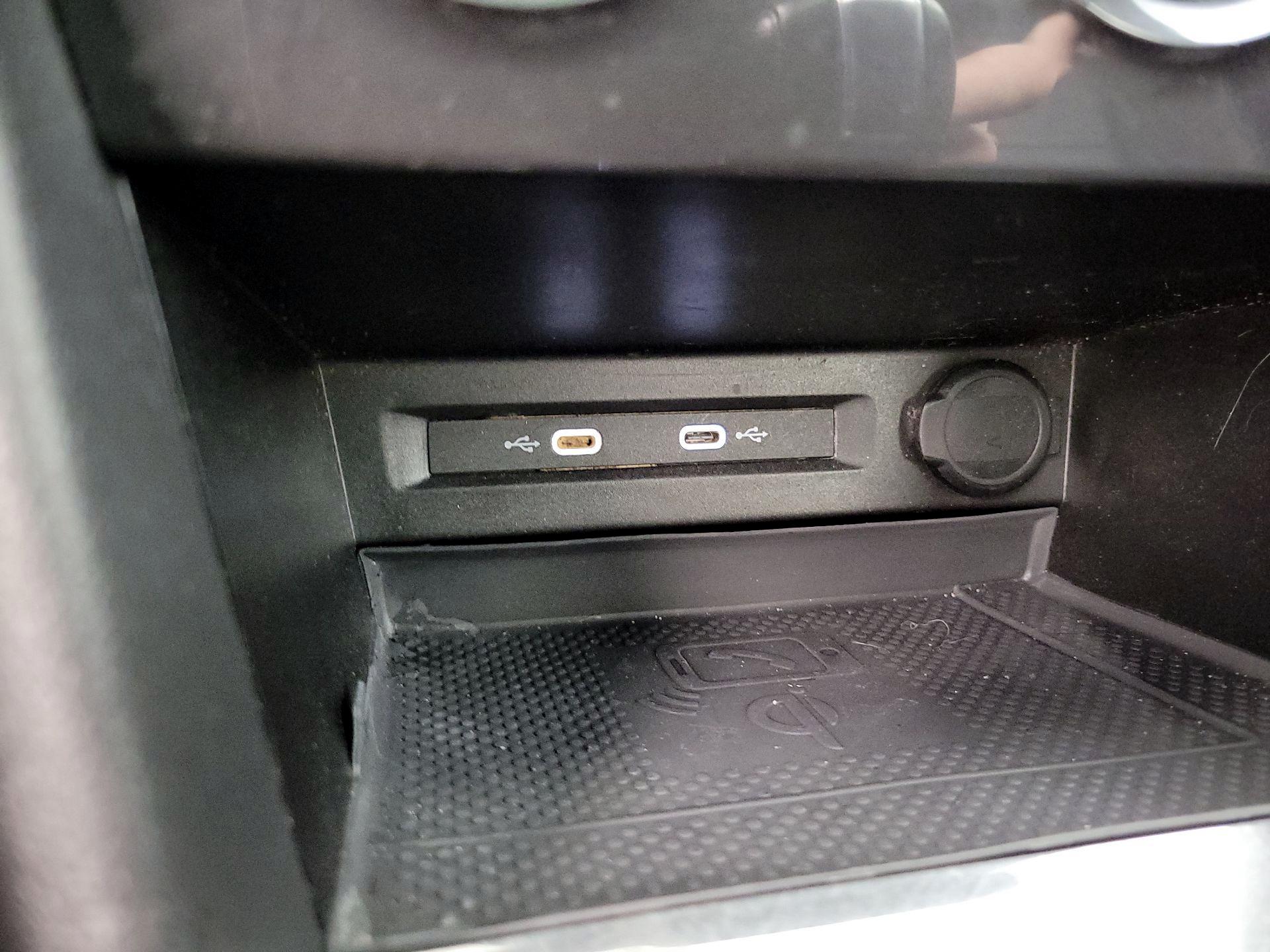 Thumbnail: 2021 Volkswagen Tiguan - 18