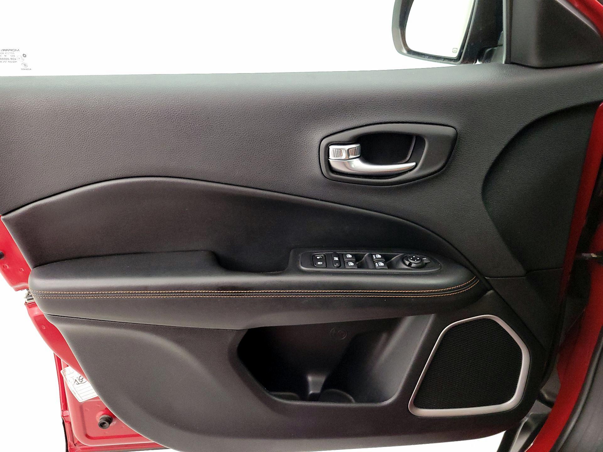 Thumbnail: 2019 Jeep Compass - 12