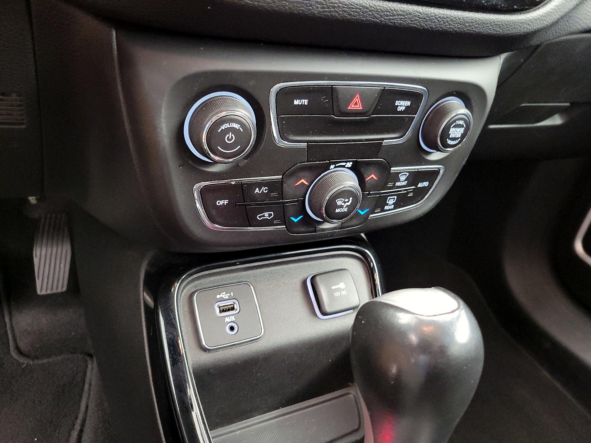 Thumbnail: 2019 Jeep Compass - 16