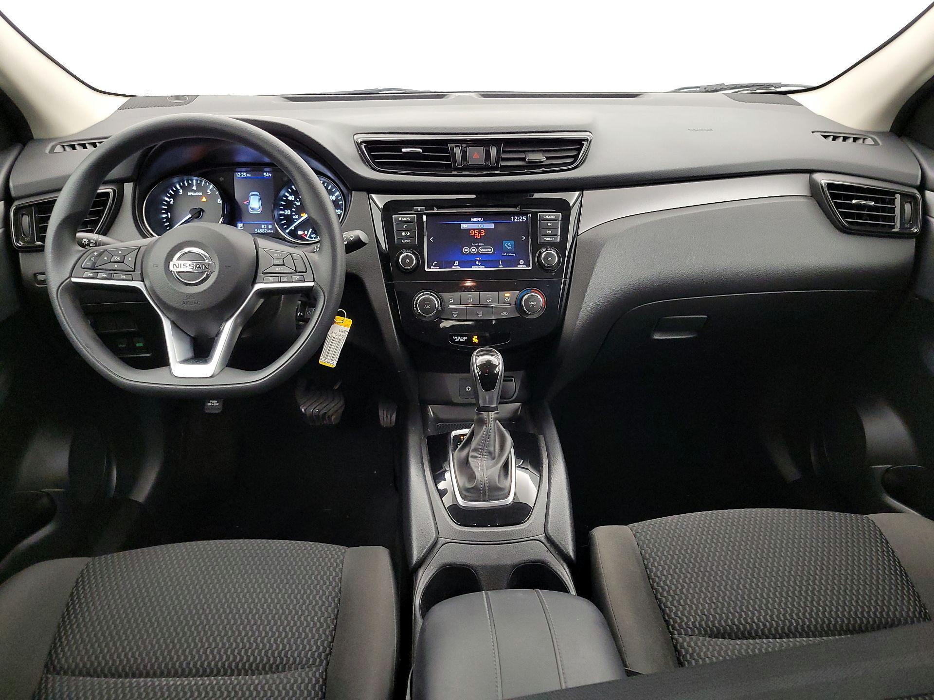 Thumbnail: 2021 Nissan Rogue Sport - 9