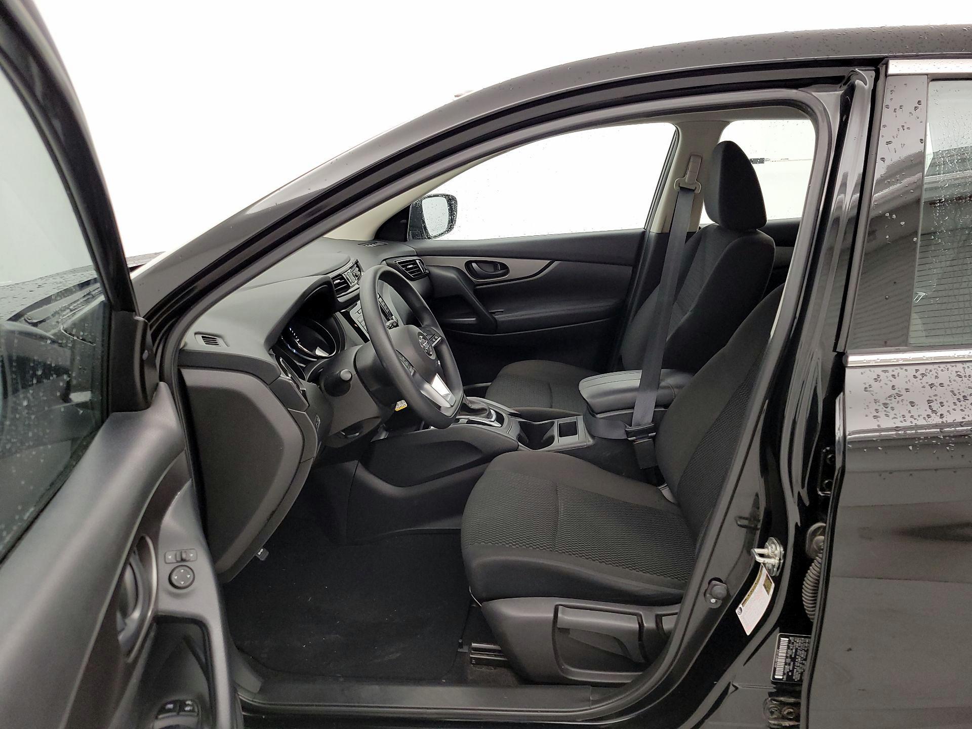 Thumbnail: 2021 Nissan Rogue Sport - 11