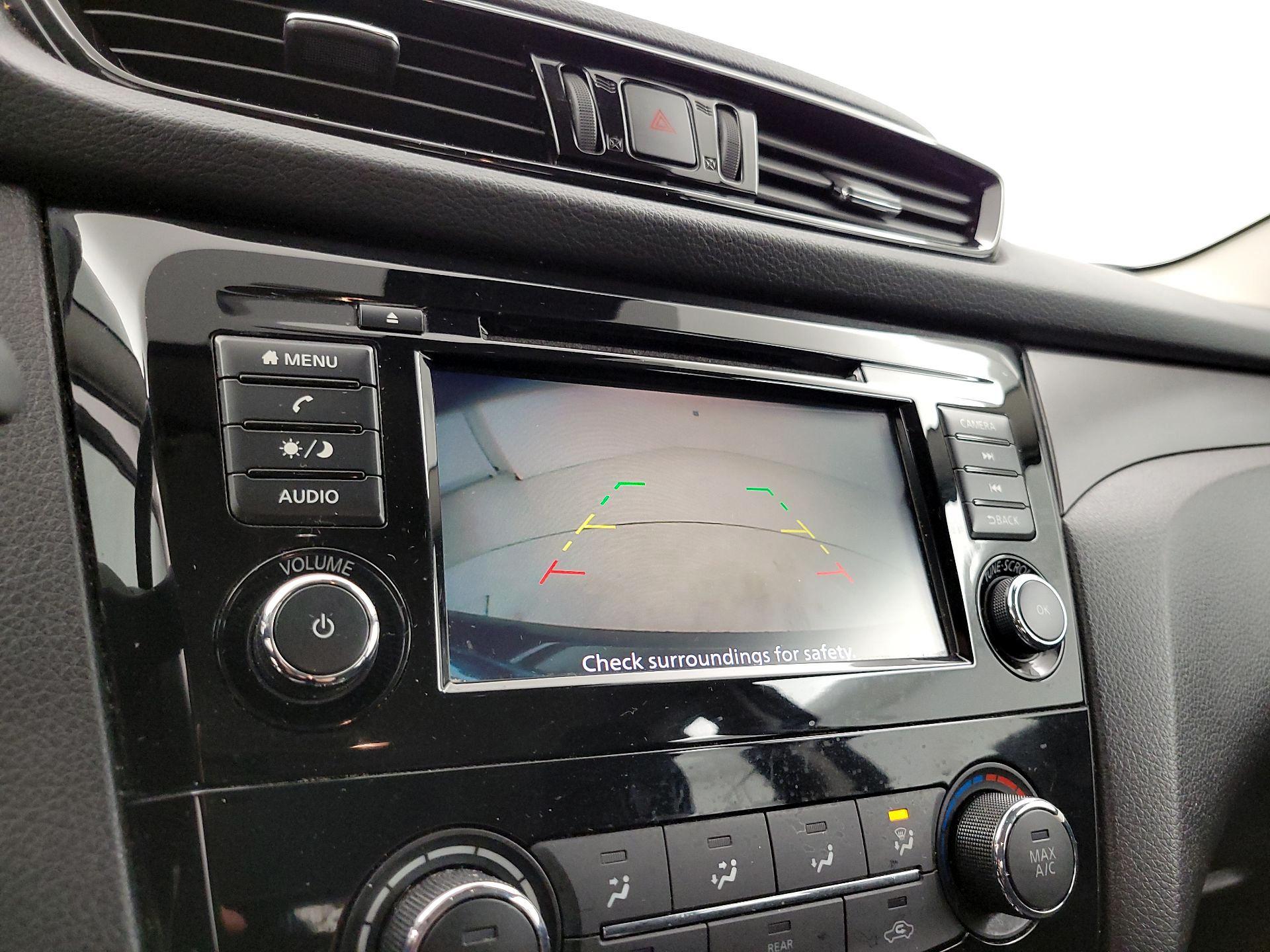 Thumbnail: 2021 Nissan Rogue Sport - 14