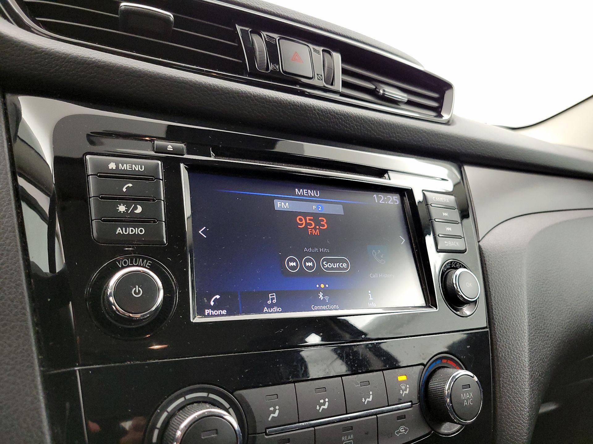 Thumbnail: 2021 Nissan Rogue Sport - 15