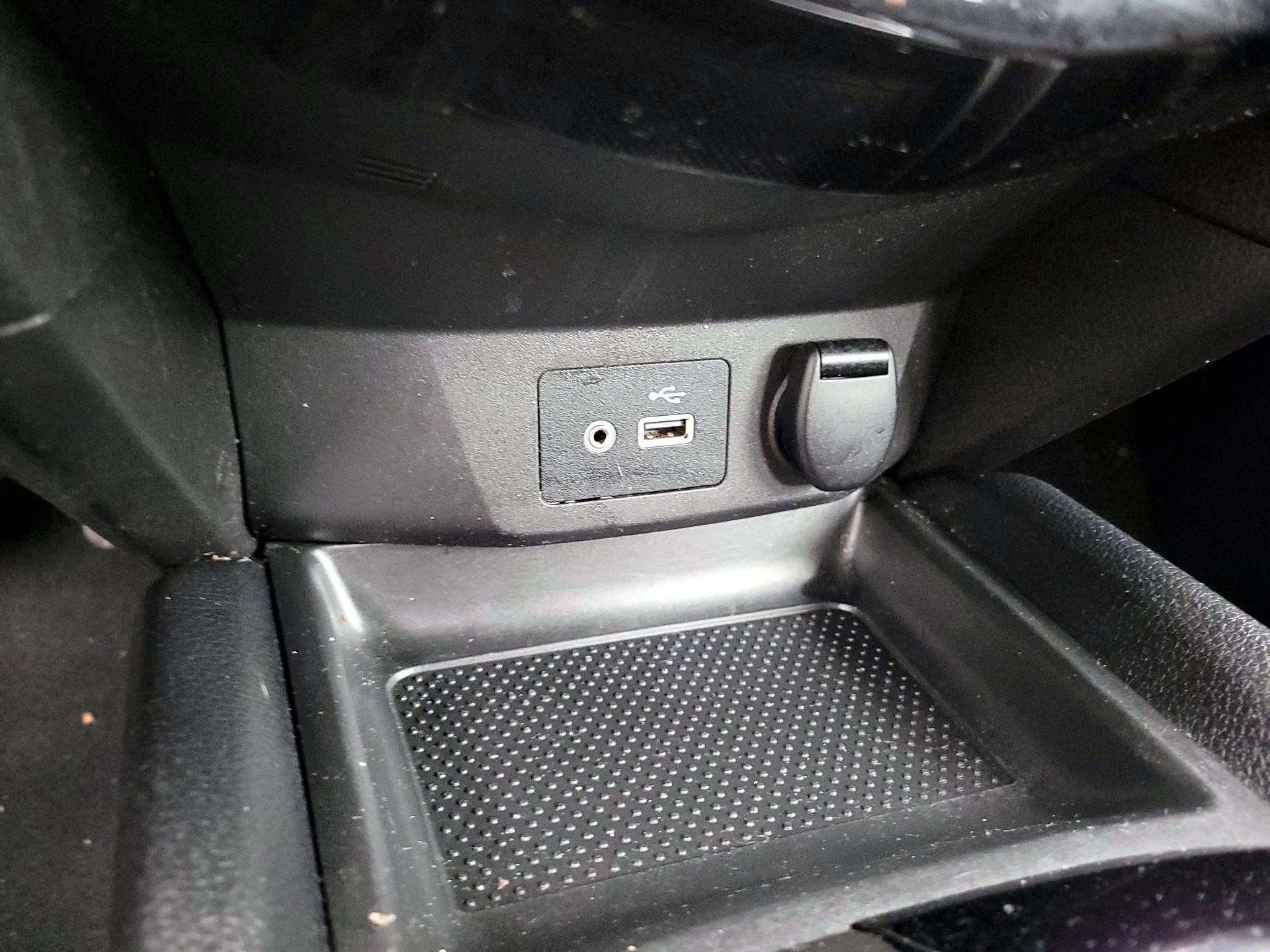 Thumbnail: 2021 Nissan Rogue Sport - 18