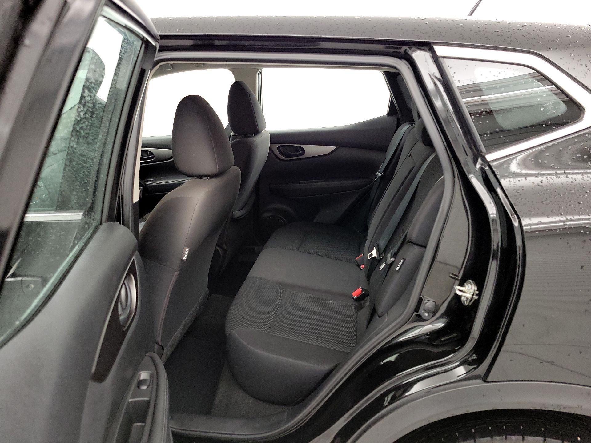 Thumbnail: 2021 Nissan Rogue Sport - 19