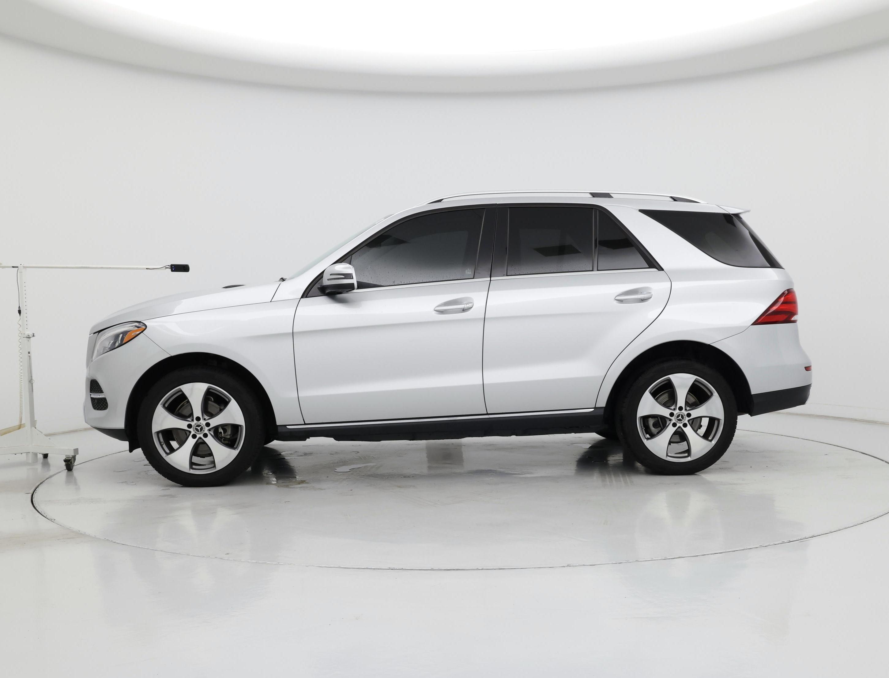 Thumbnail: 2017 Mercedes-Benz GLE - 3