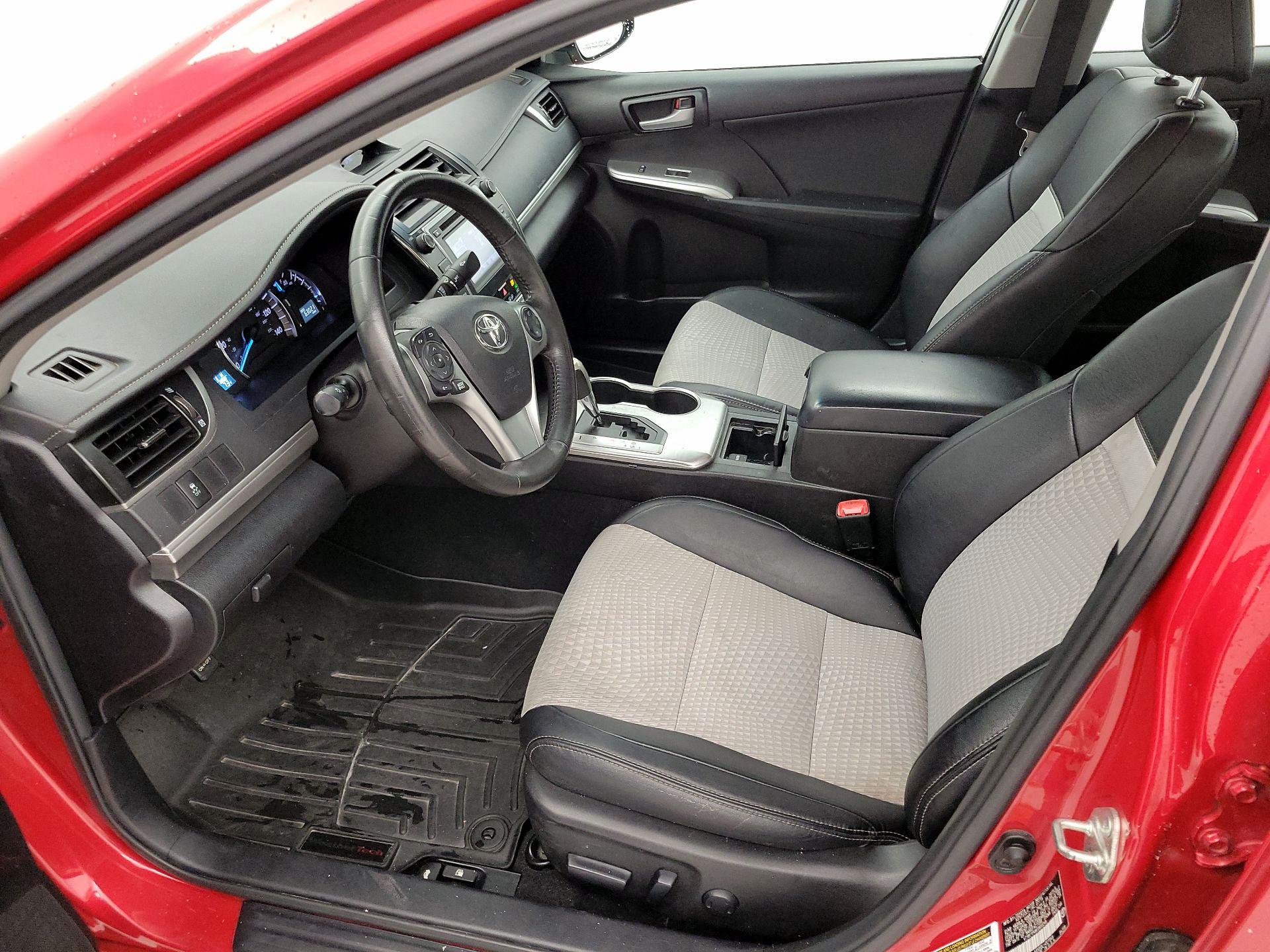 Thumbnail: 2014 Toyota Camry - 11