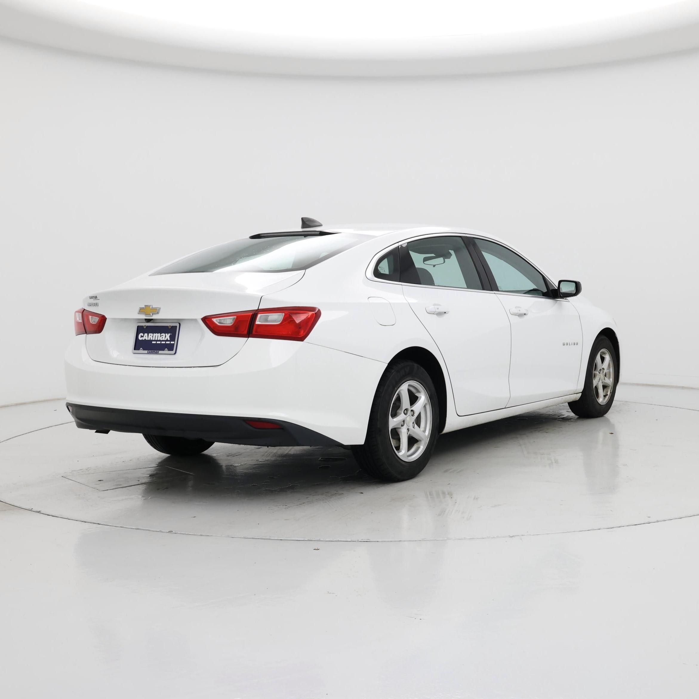 Thumbnail: 2017 Chevrolet Malibu - 8