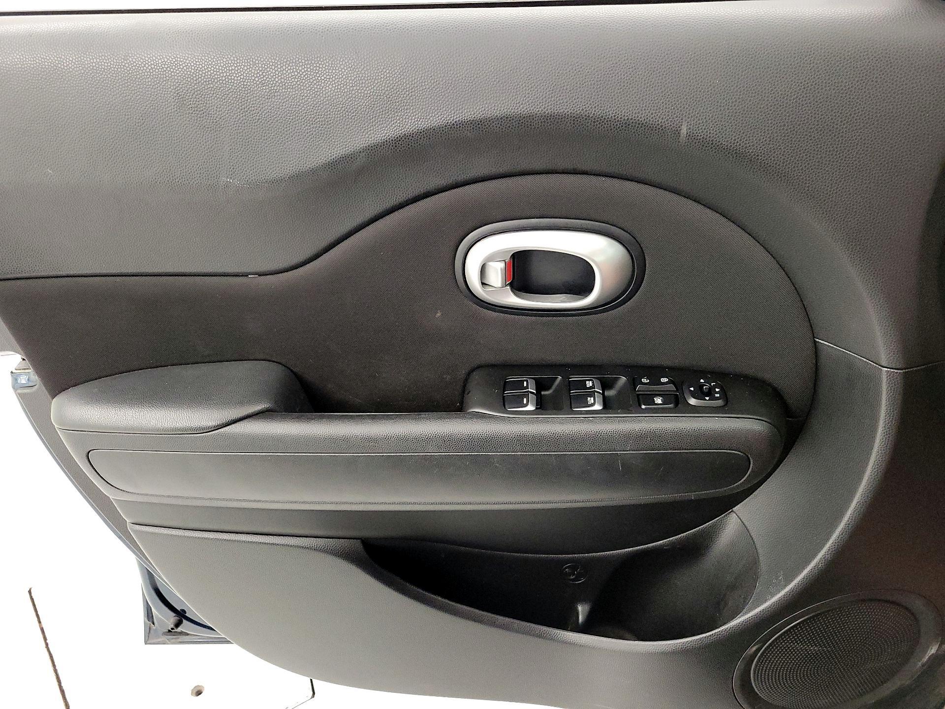 Thumbnail: 2018 Kia Soul - 12