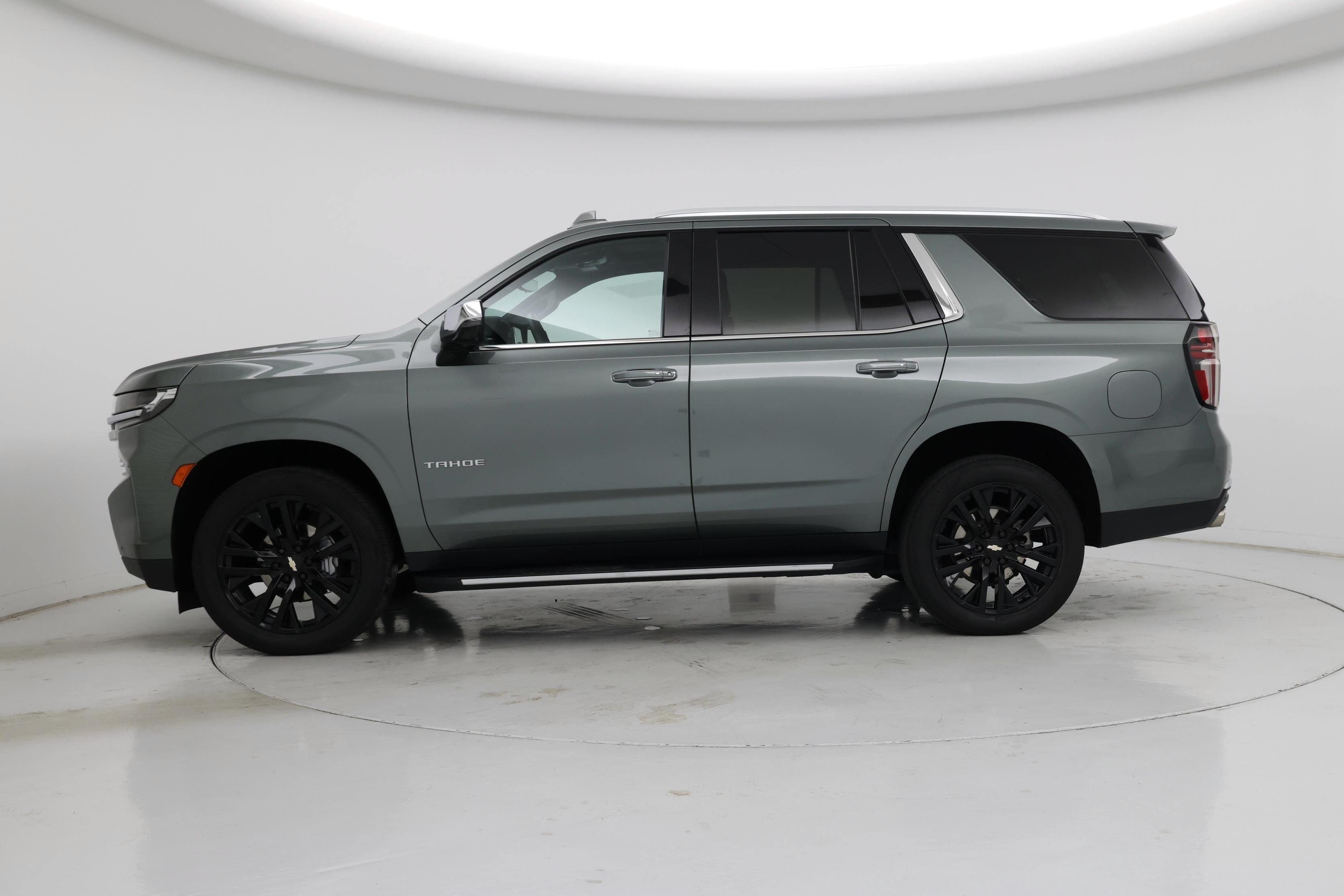 Thumbnail: 2023 Chevrolet Tahoe - 3