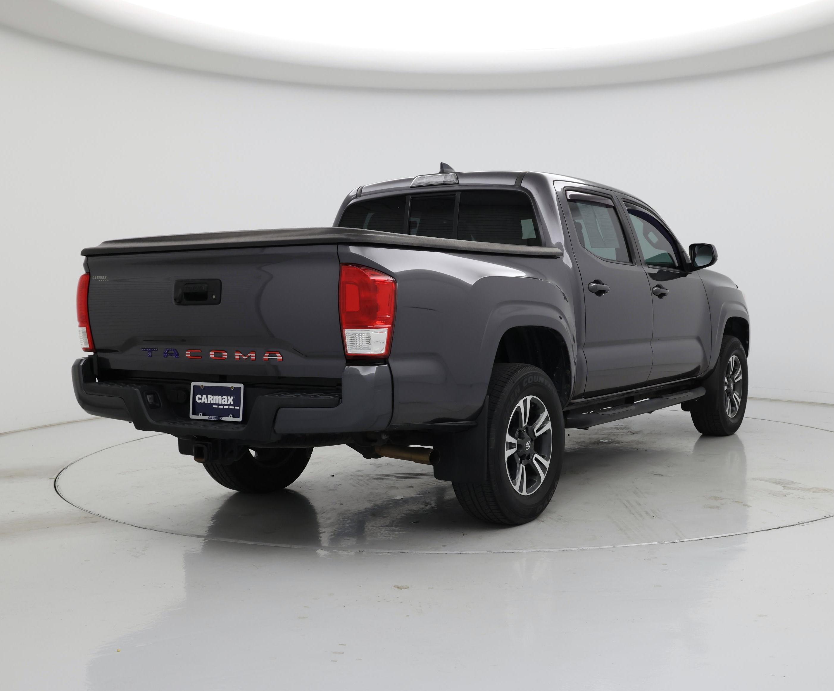 Thumbnail: 2017 Toyota Tacoma - 8