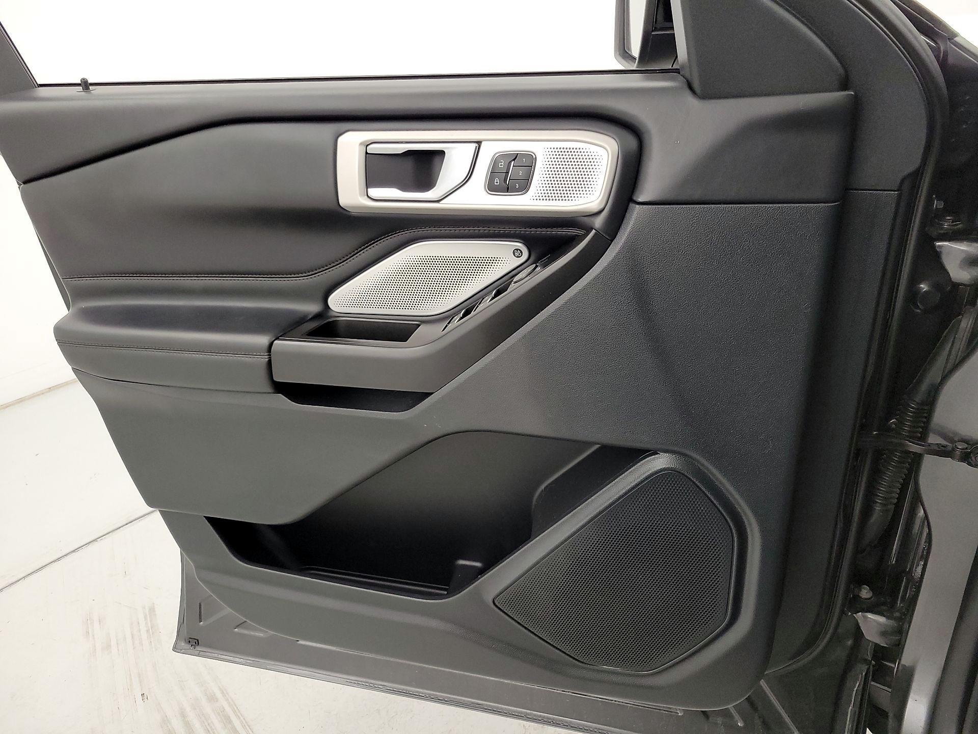 Thumbnail: 2020 Ford Explorer - 12