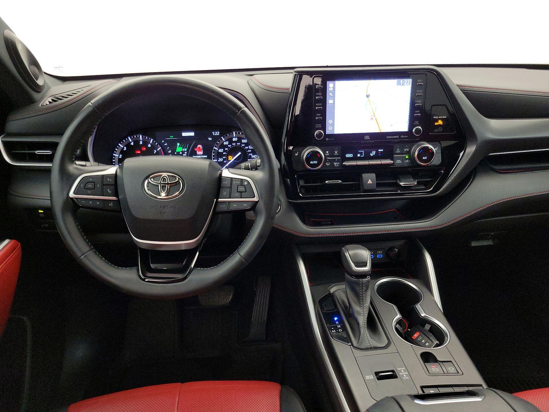 Thumbnail: 2022 Toyota Highlander - 10