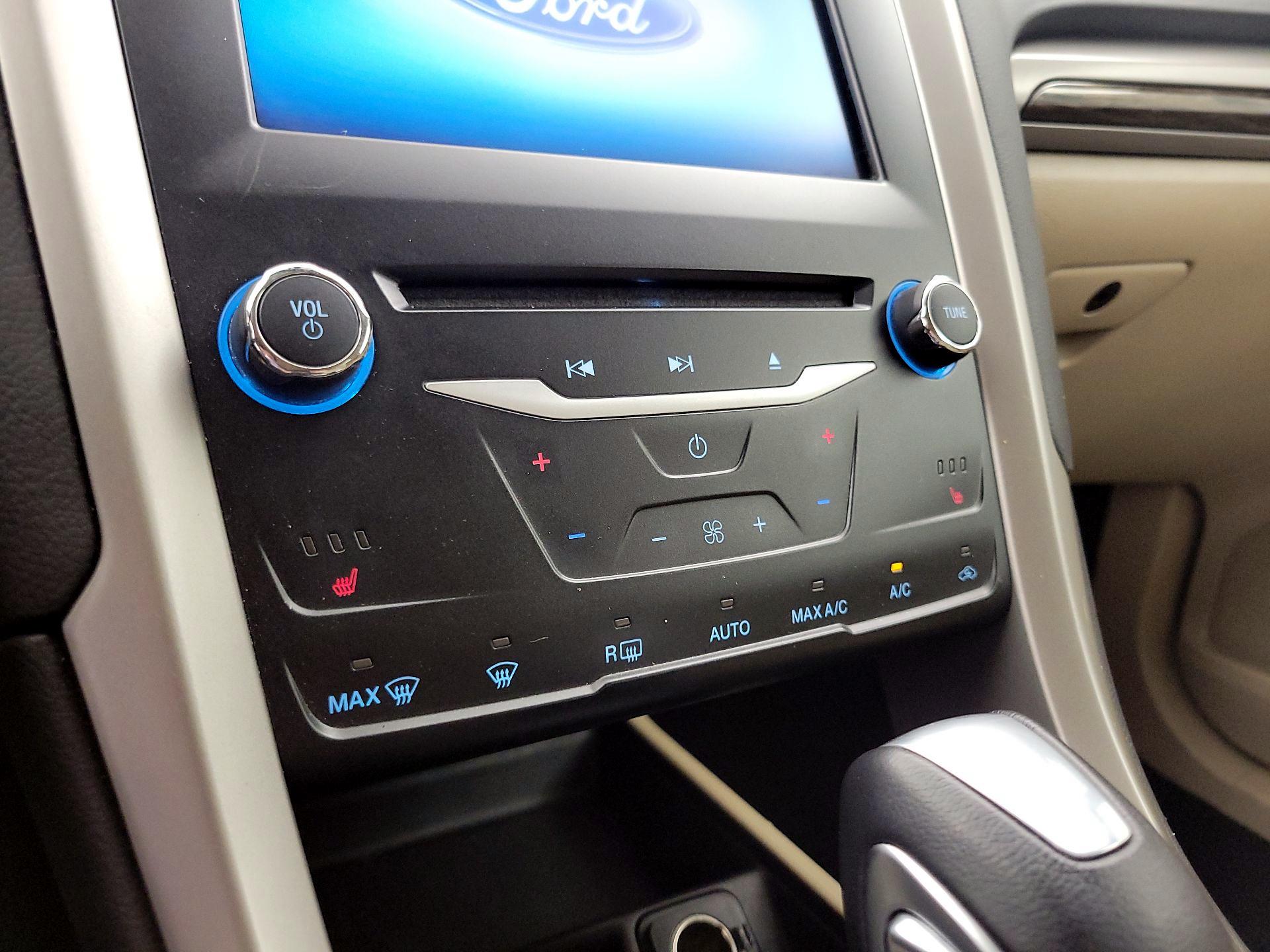 Thumbnail: 2014 Ford Fusion - 16