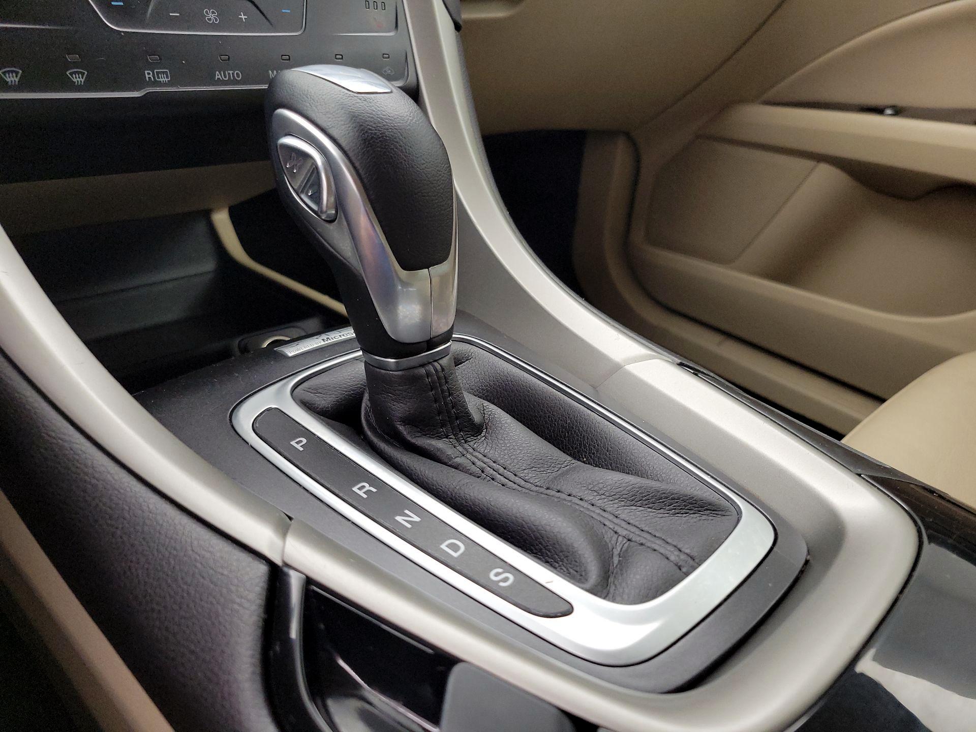 Thumbnail: 2014 Ford Fusion - 17