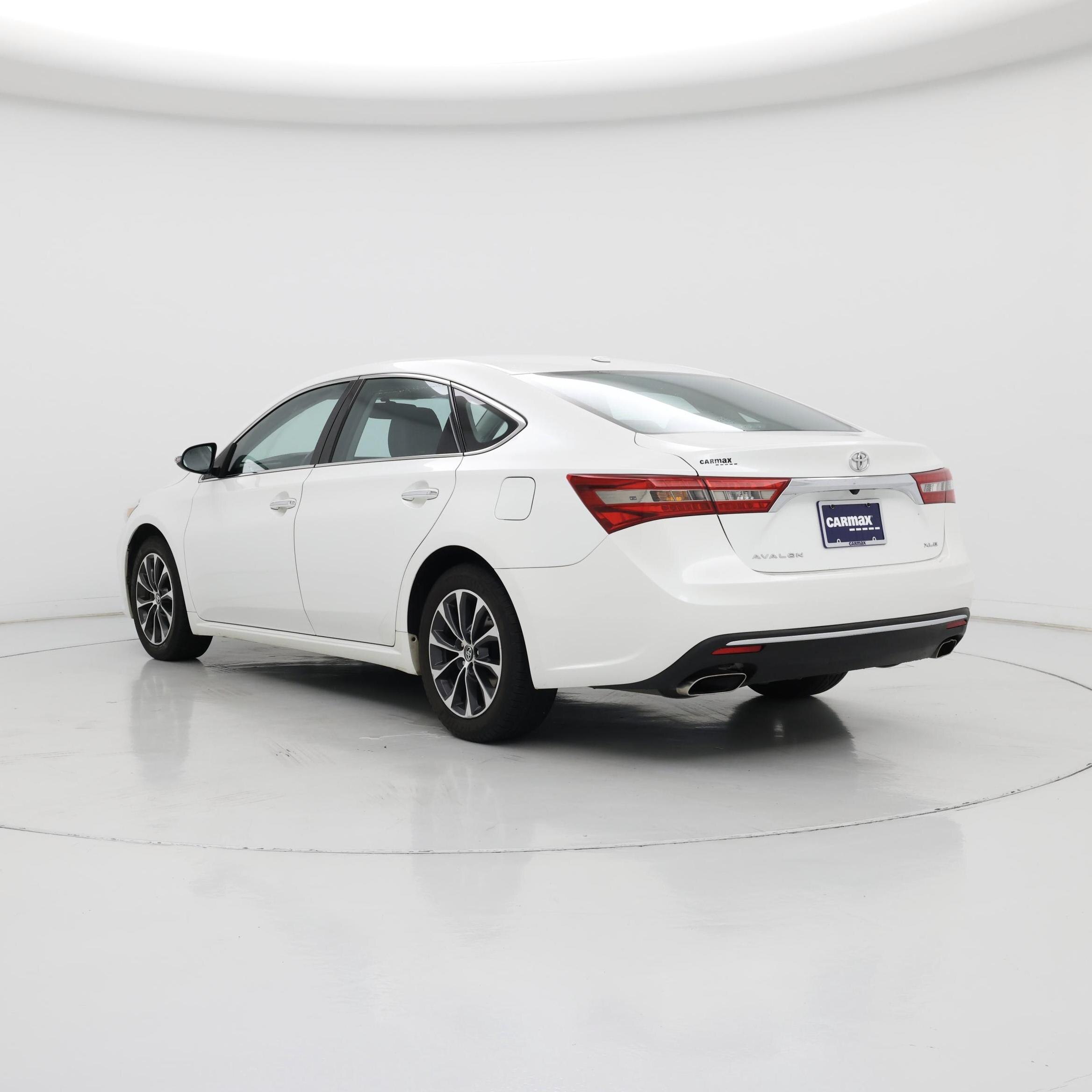Thumbnail: 2016 Toyota Avalon - 2