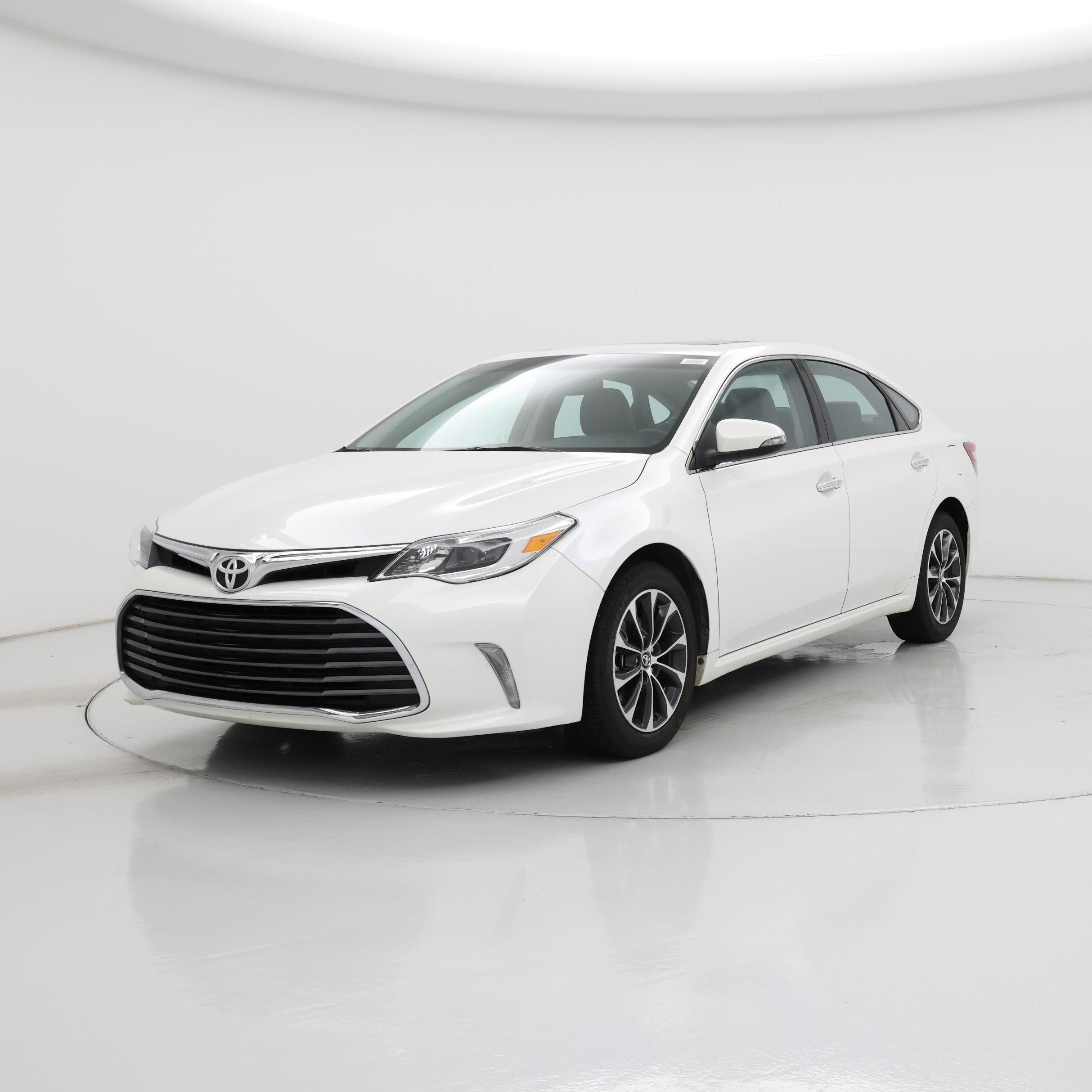 Thumbnail: 2016 Toyota Avalon - 4