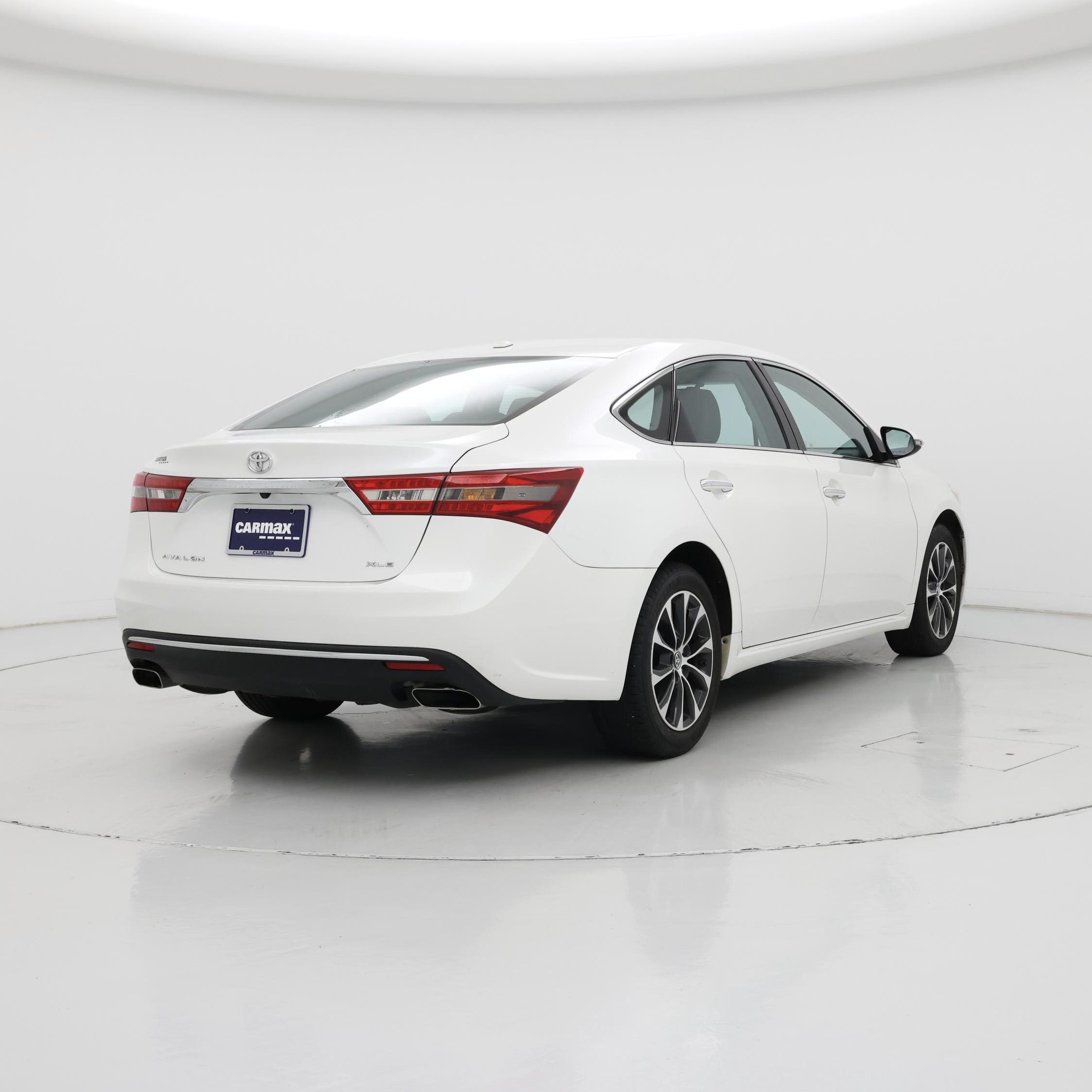 Thumbnail: 2016 Toyota Avalon - 8