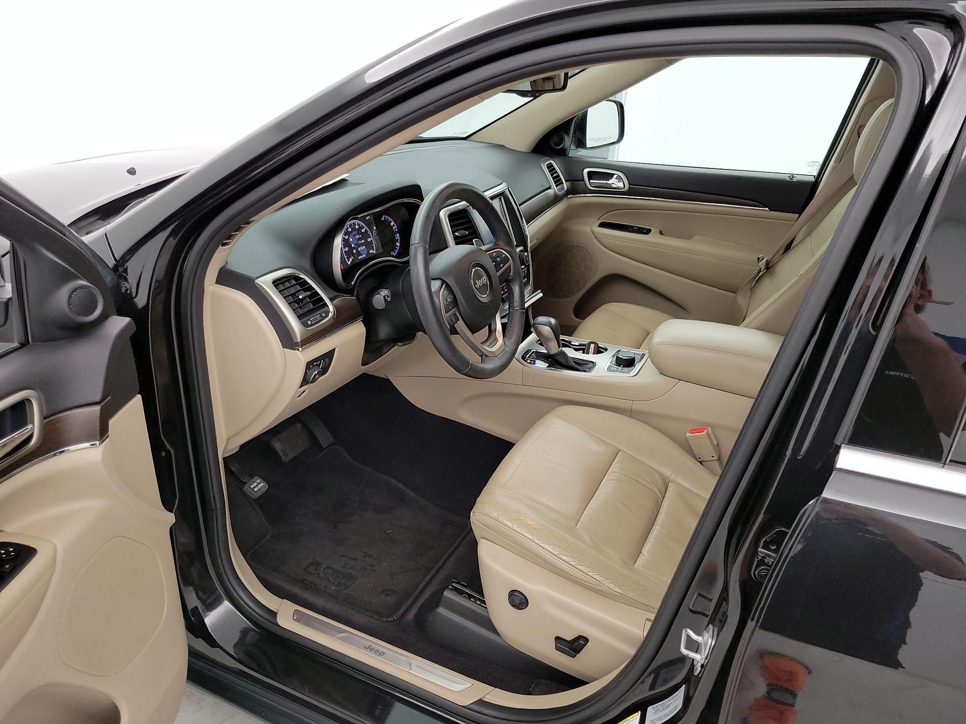 Thumbnail: 2016 Jeep Grand Cherokee - 11