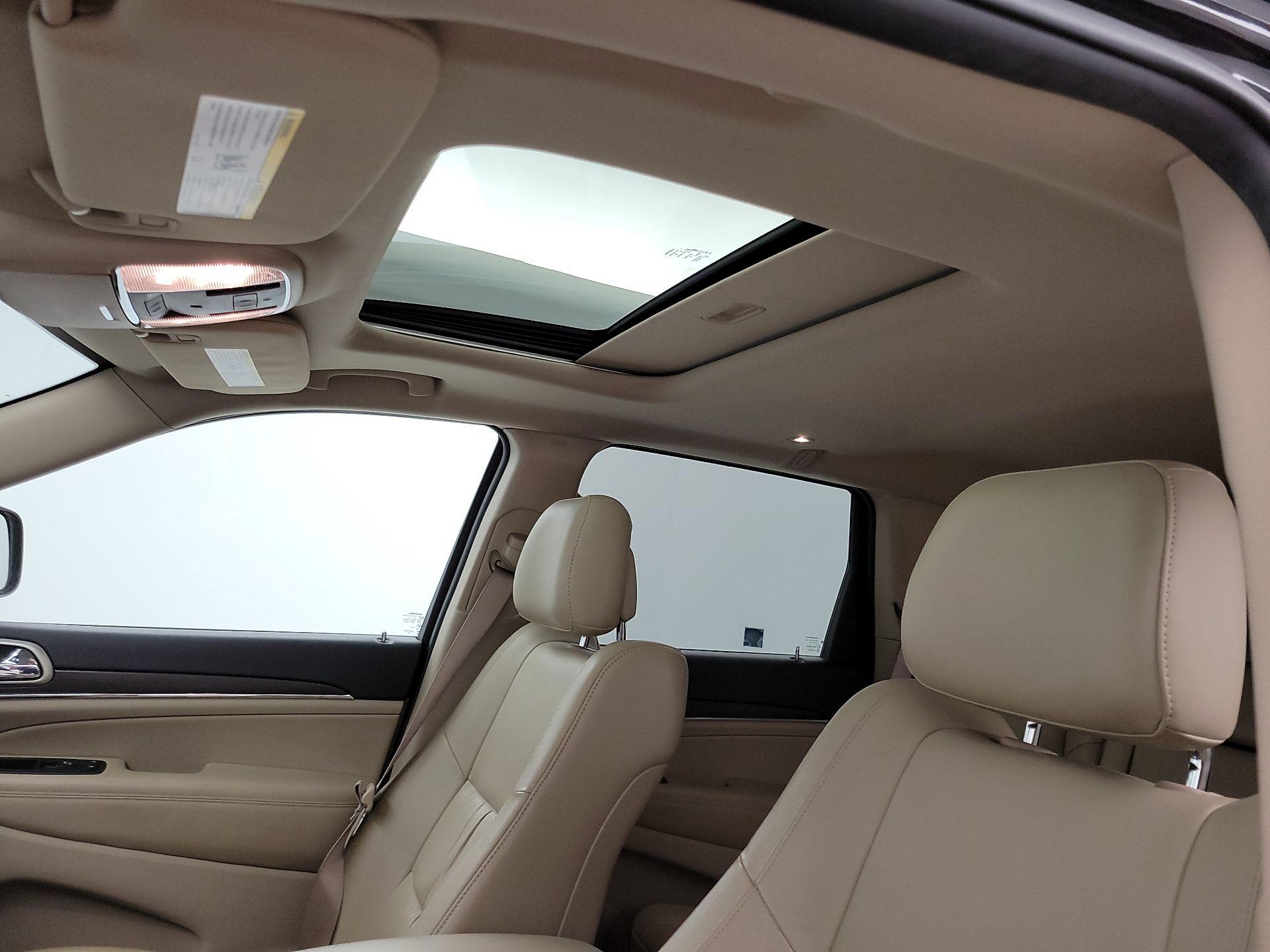 Thumbnail: 2016 Jeep Grand Cherokee - 20