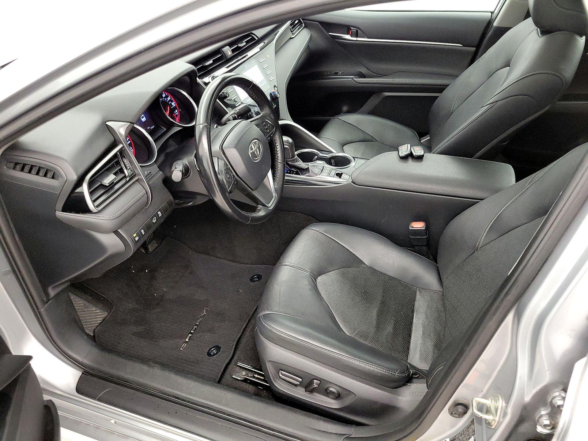 Thumbnail: 2019 Toyota Camry - 11