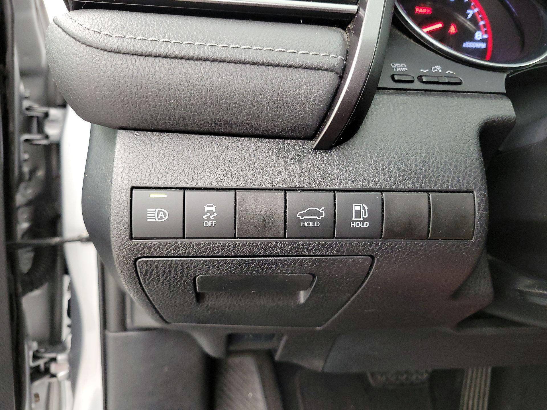 Thumbnail: 2019 Toyota Camry - 13