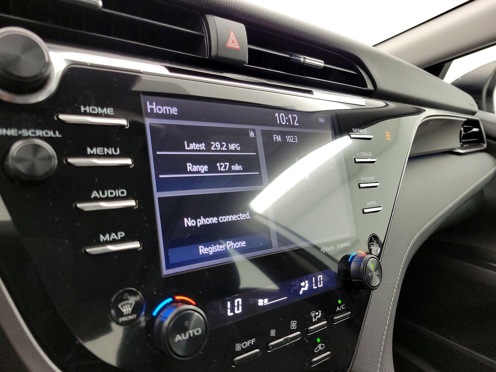 Thumbnail: 2019 Toyota Camry - 16