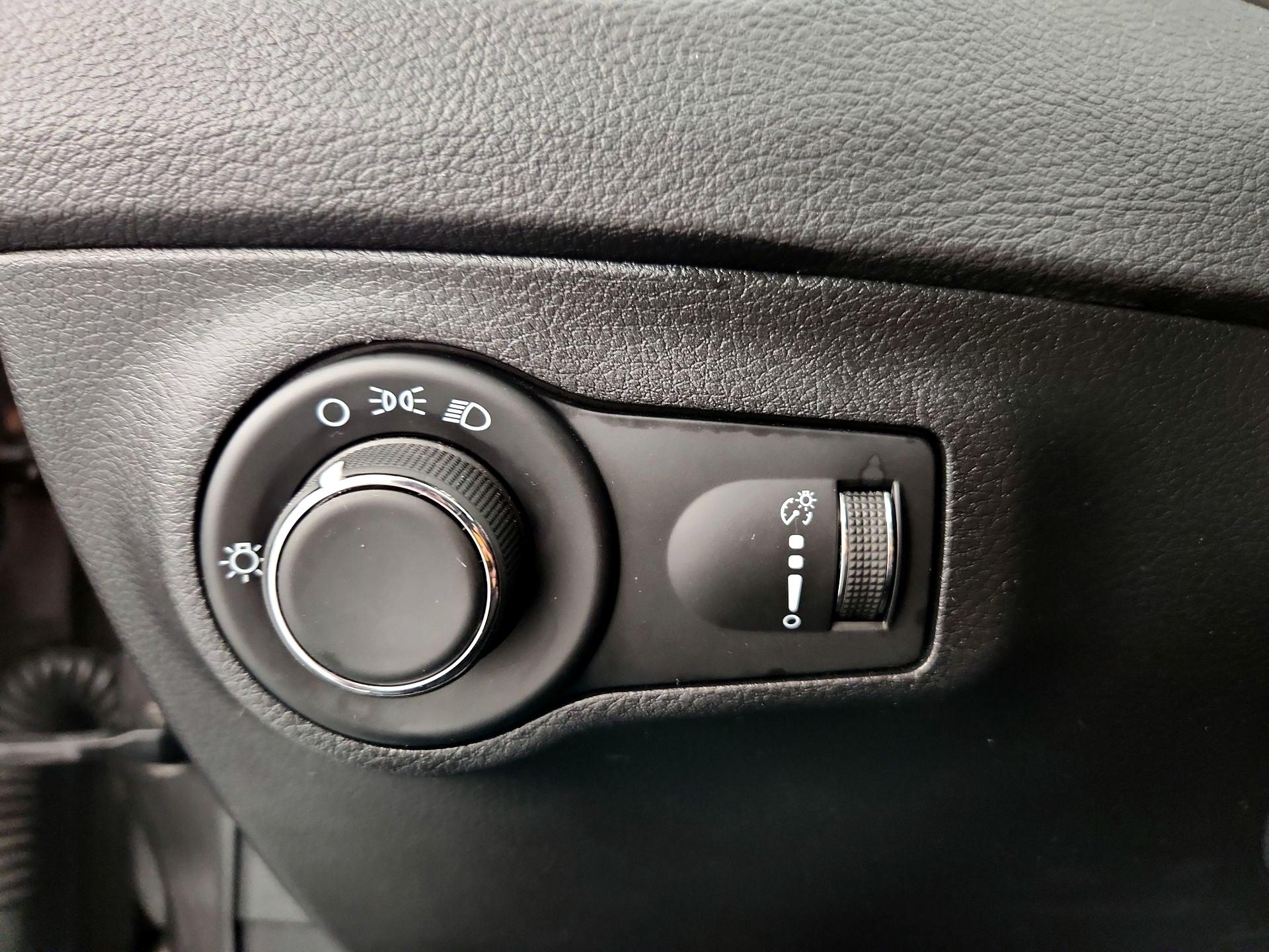 Thumbnail: 2021 Jeep Compass - 13