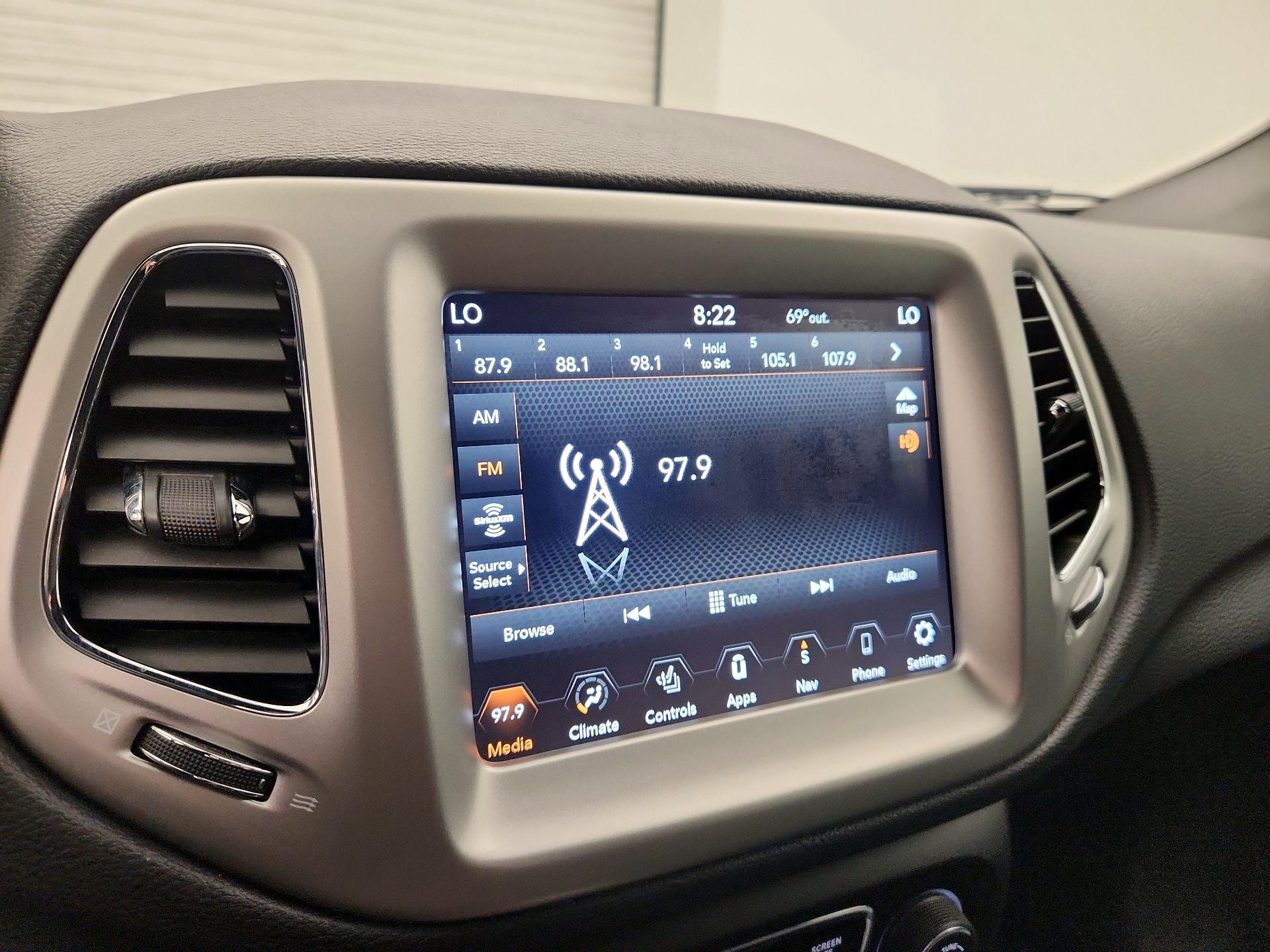 Thumbnail: 2020 Jeep Compass - 15