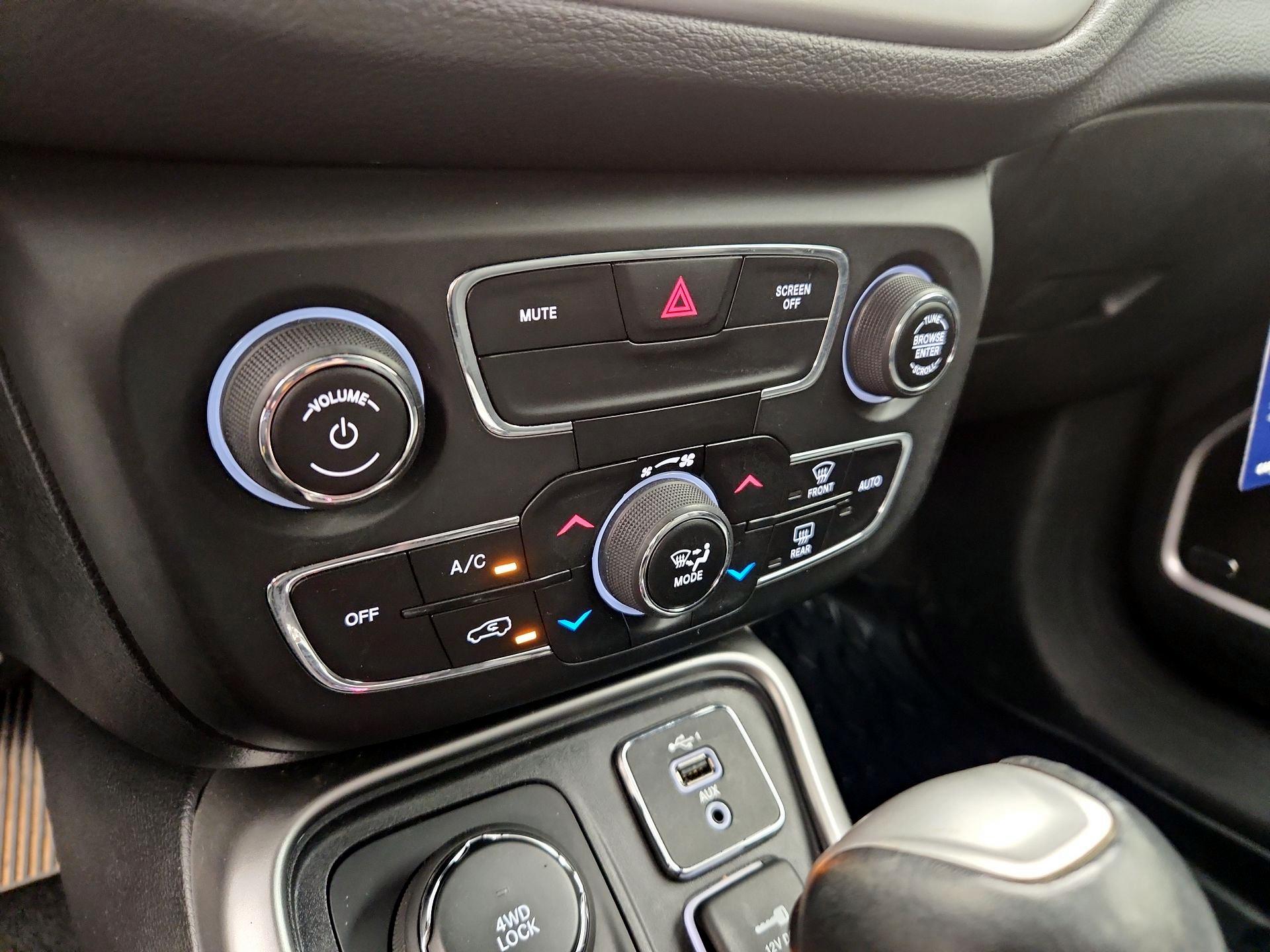 Thumbnail: 2020 Jeep Compass - 16