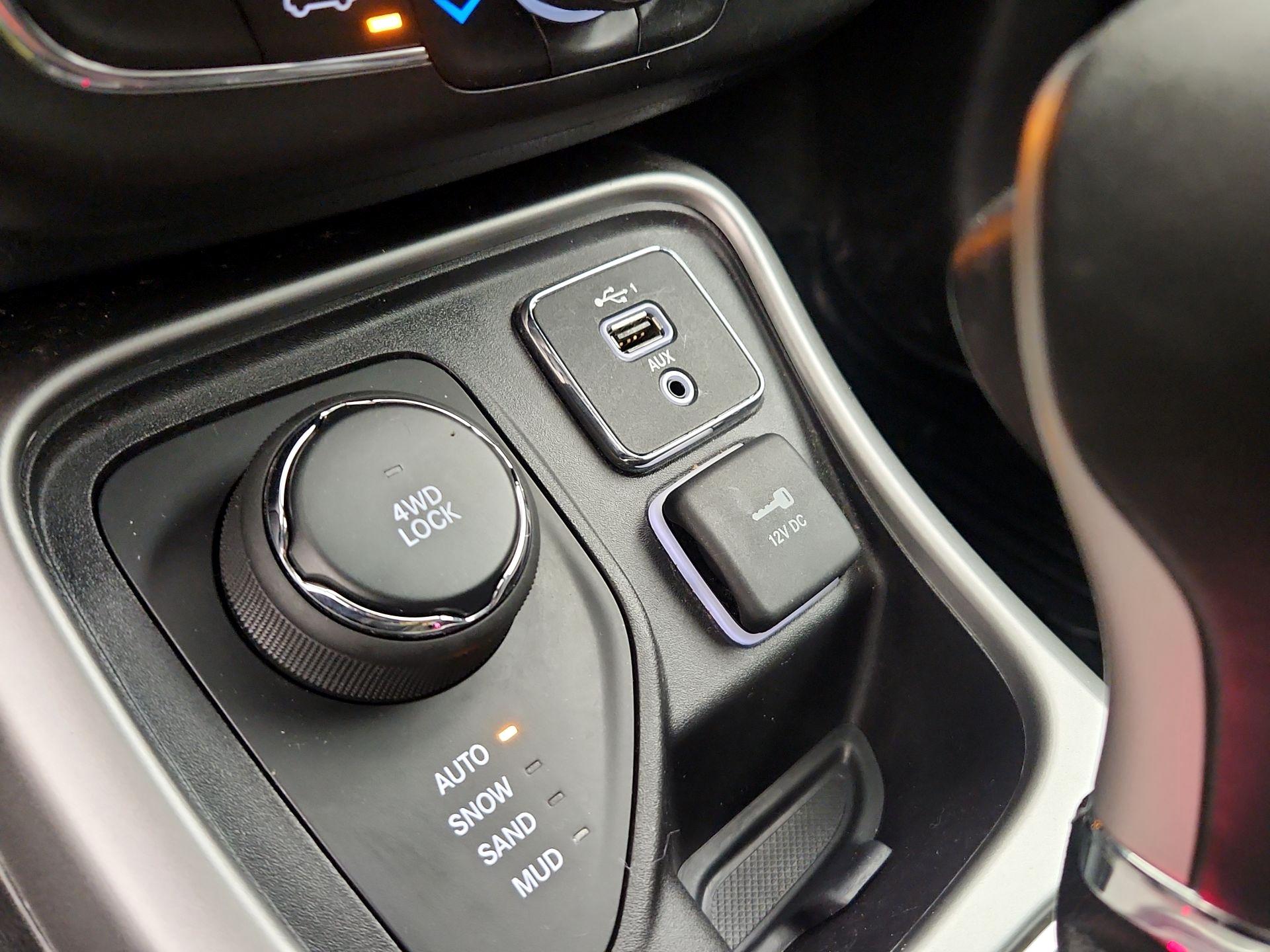 Thumbnail: 2020 Jeep Compass - 18