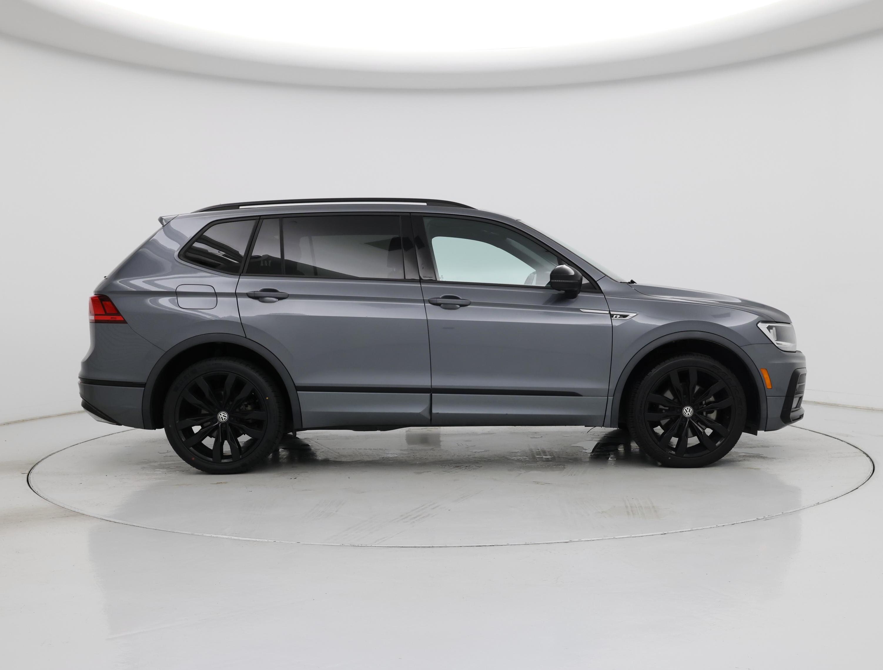 Thumbnail: 2021 Volkswagen Tiguan - 7