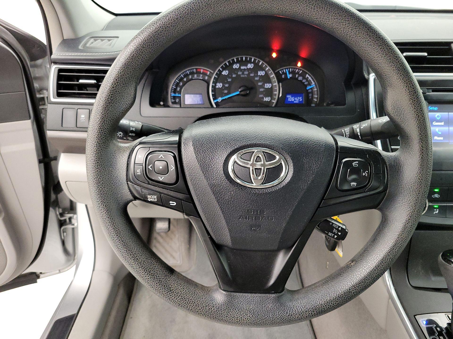 Thumbnail: 2015 Toyota Camry - 10