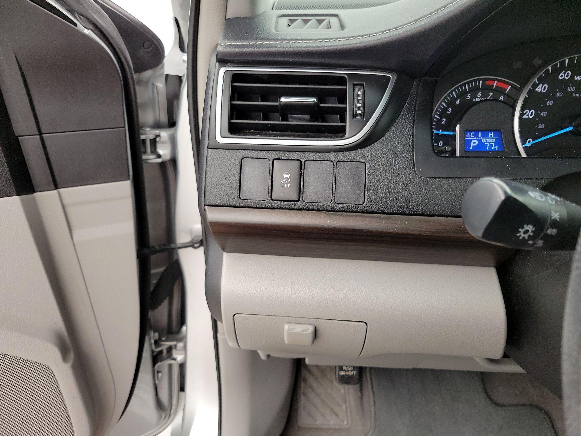 Thumbnail: 2015 Toyota Camry - 13