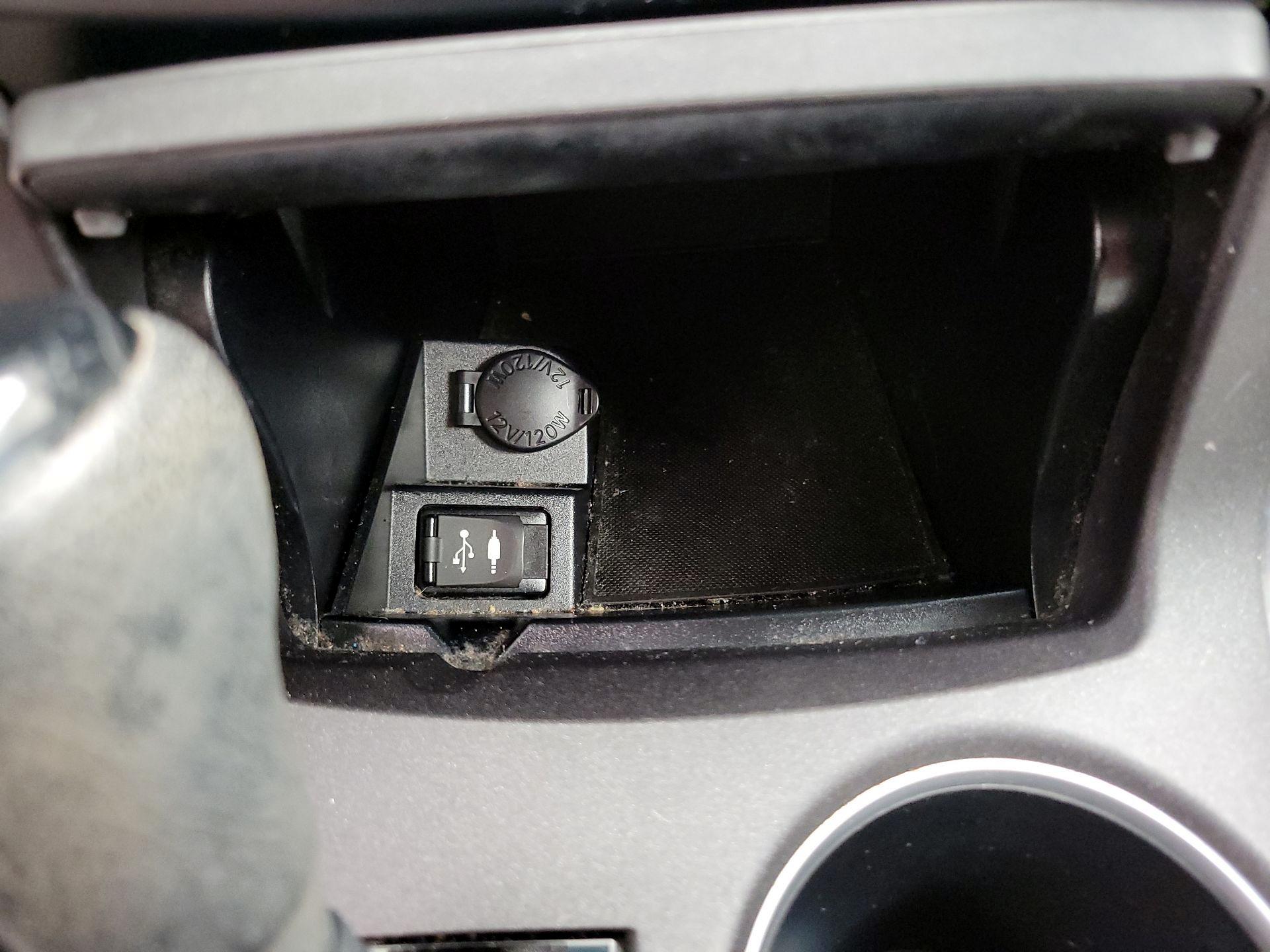 Thumbnail: 2015 Toyota Camry - 18