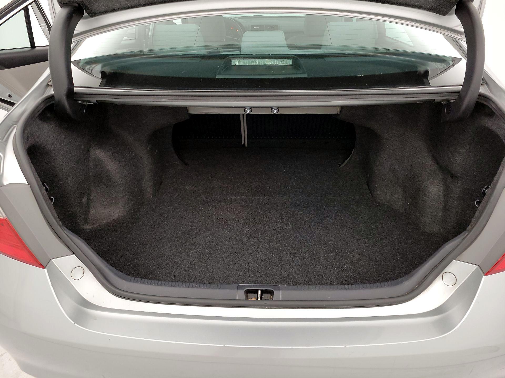 Thumbnail: 2015 Toyota Camry - 20