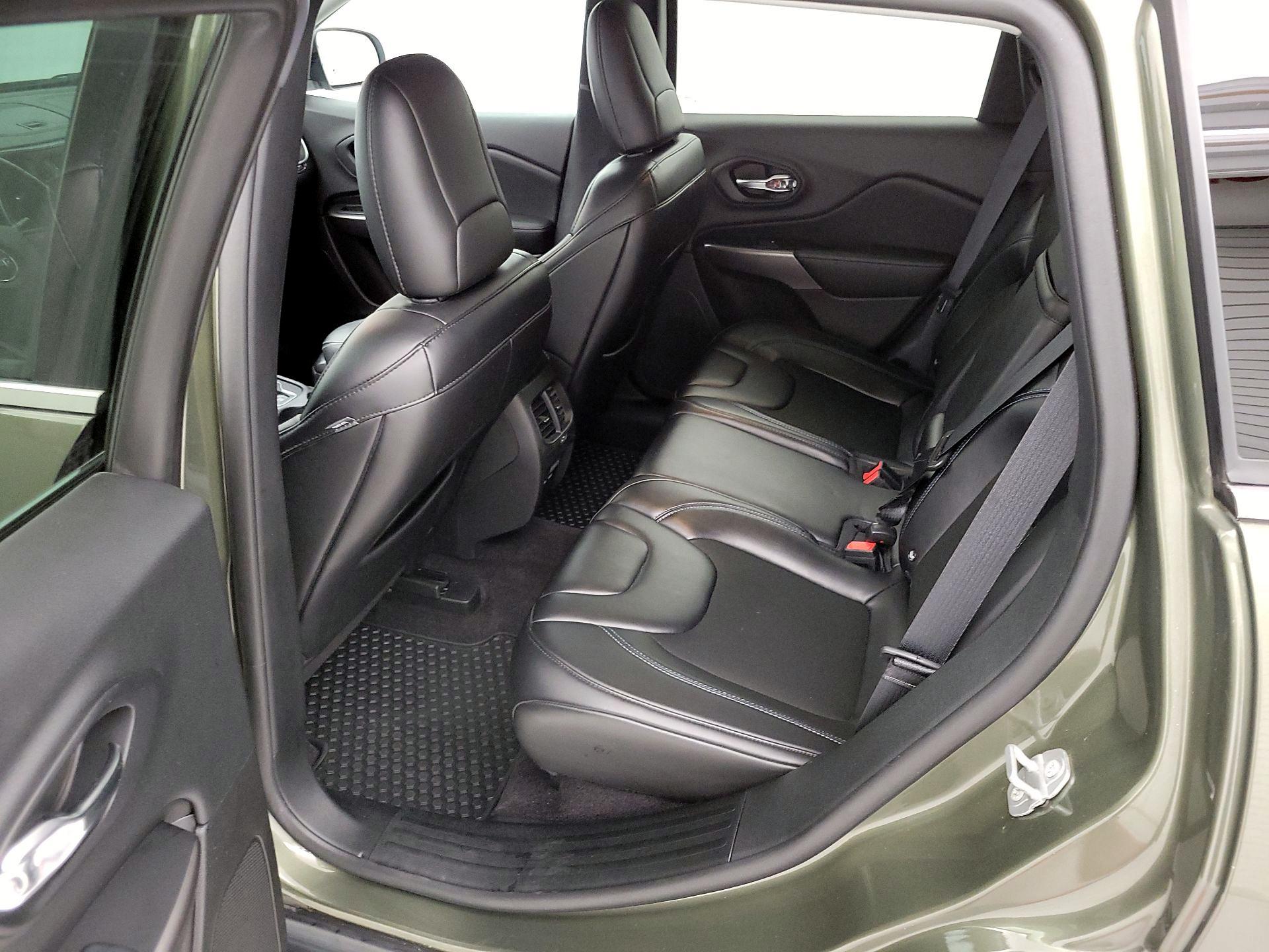 Thumbnail: 2019 Jeep Cherokee - 19