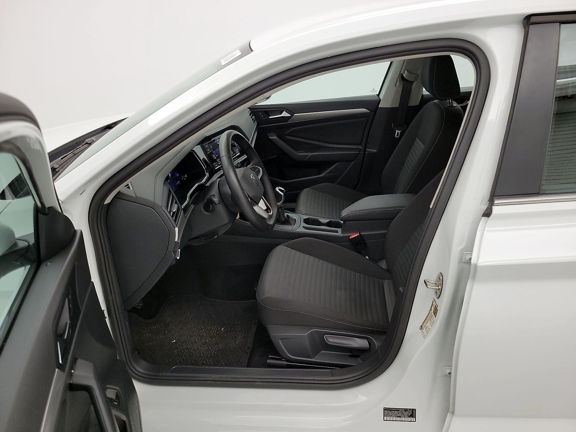 Thumbnail: 2024 Volkswagen Jetta - 11