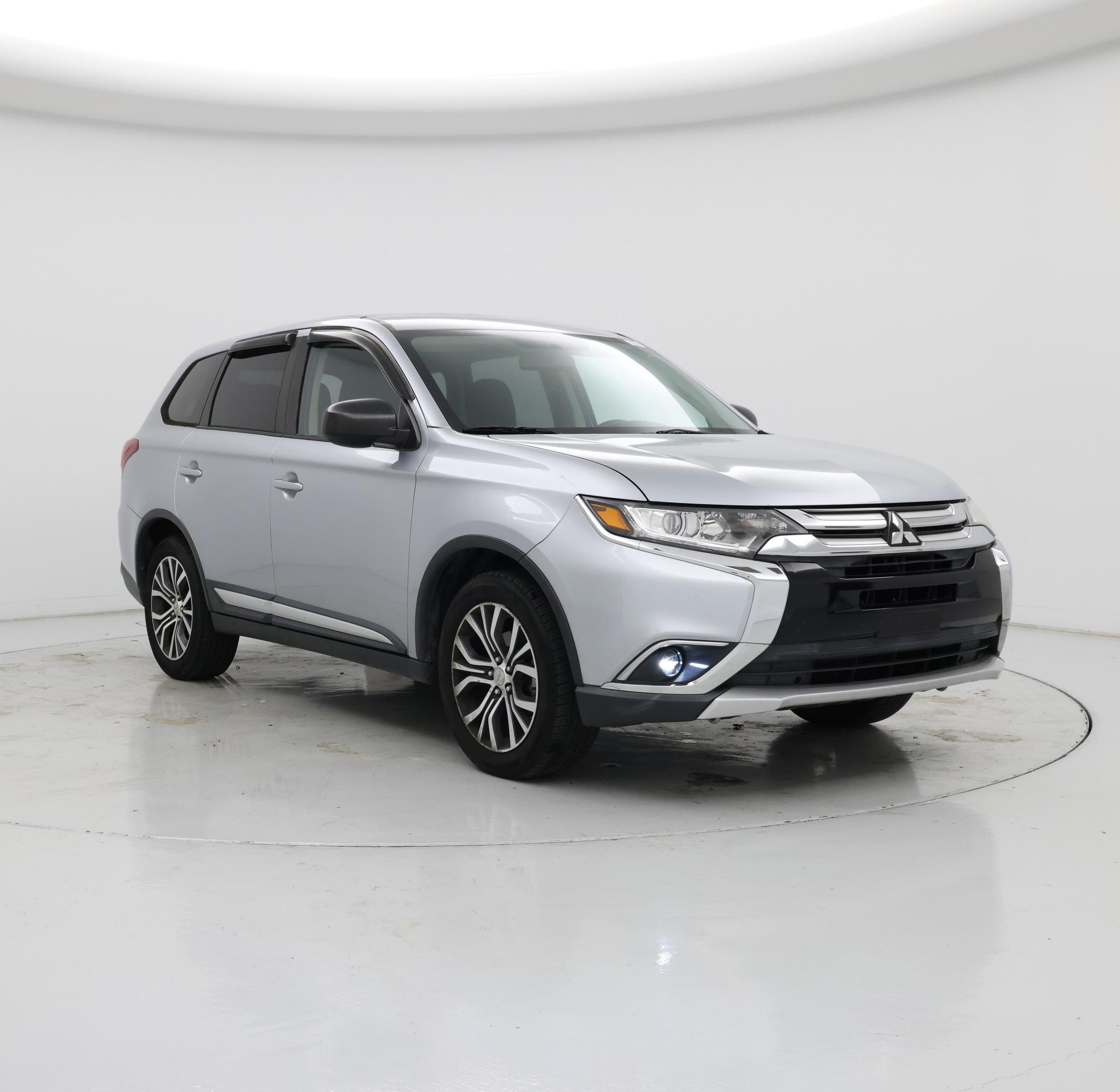 Thumbnail: 2017 Mitsubishi Outlander - 1