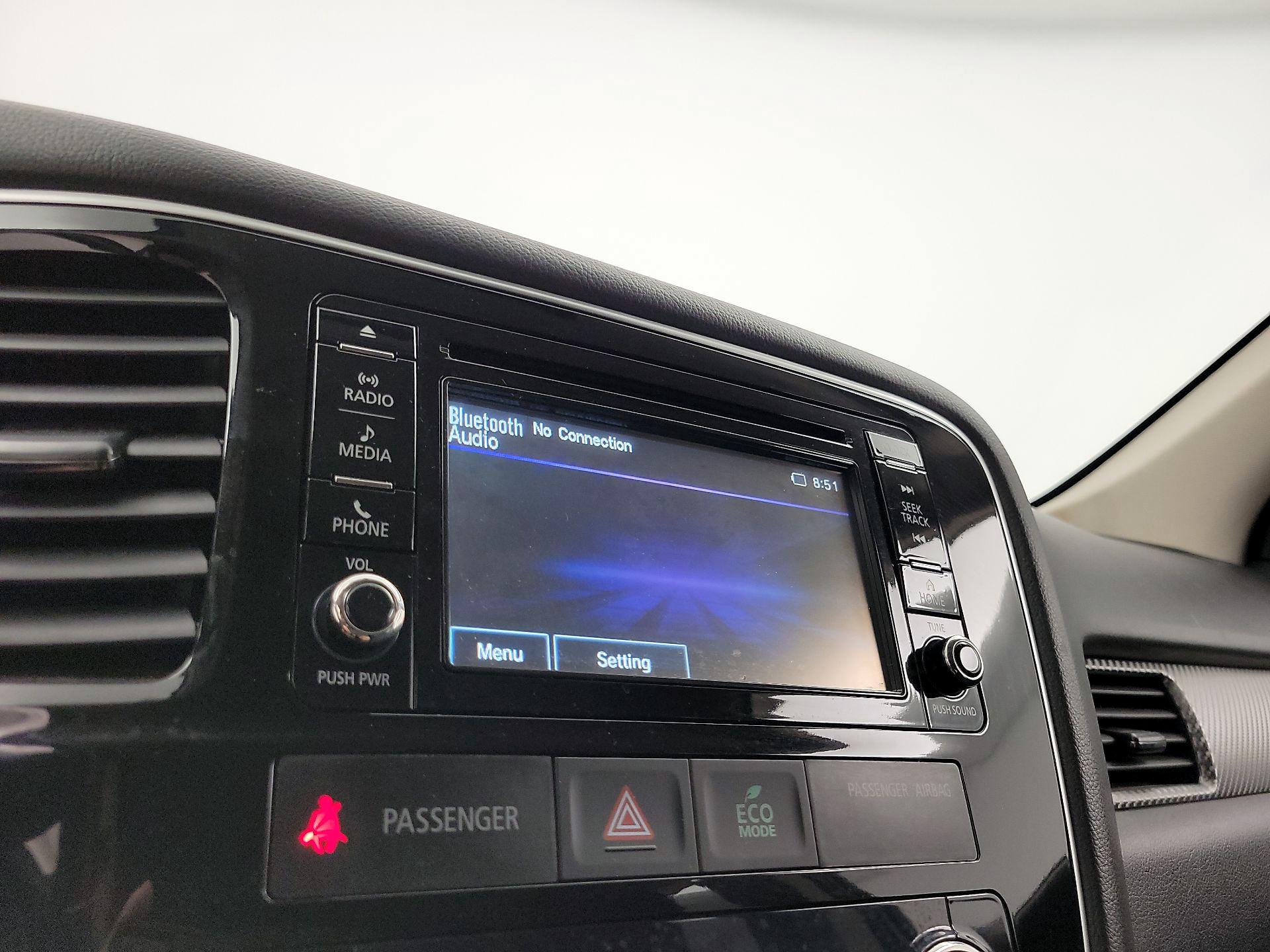 Thumbnail: 2017 Mitsubishi Outlander - 15