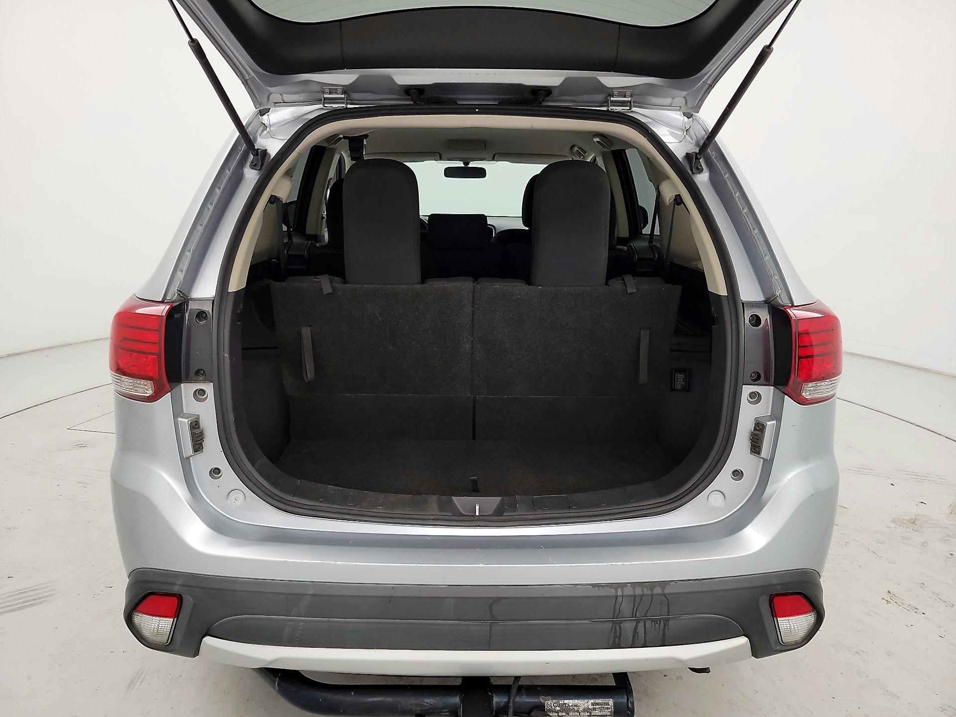 Thumbnail: 2017 Mitsubishi Outlander - 20