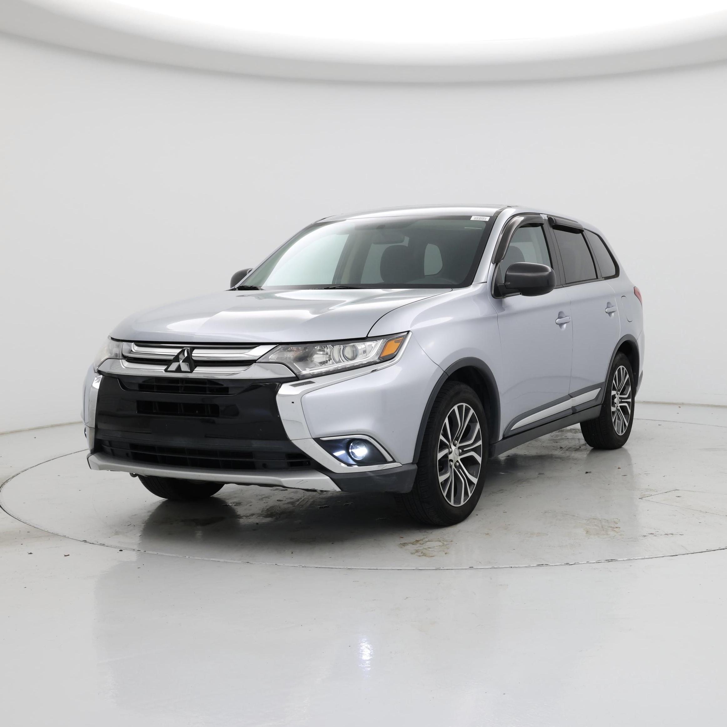 Thumbnail: 2017 Mitsubishi Outlander - 4